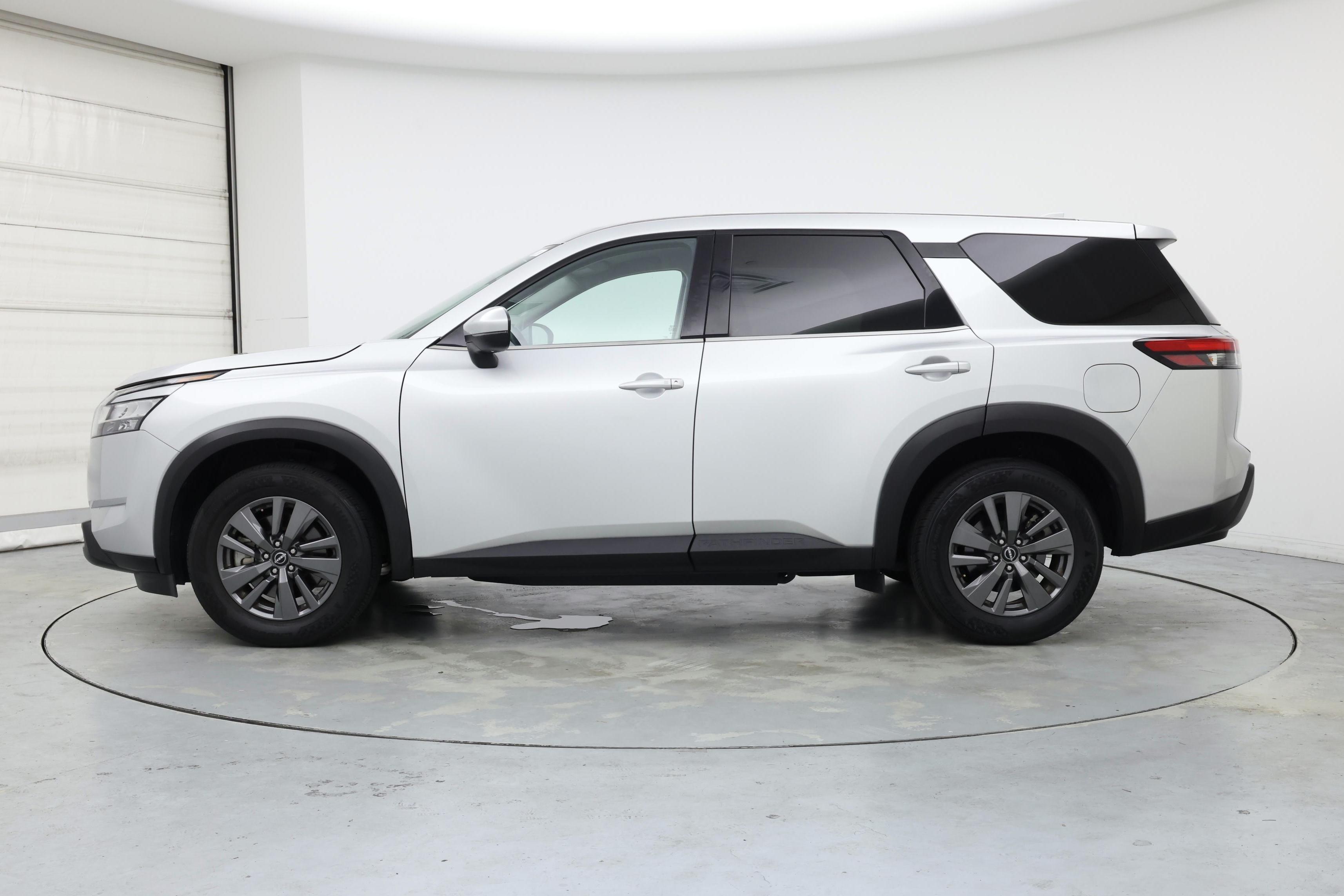 Thumbnail: 2022 Nissan Pathfinder - 3