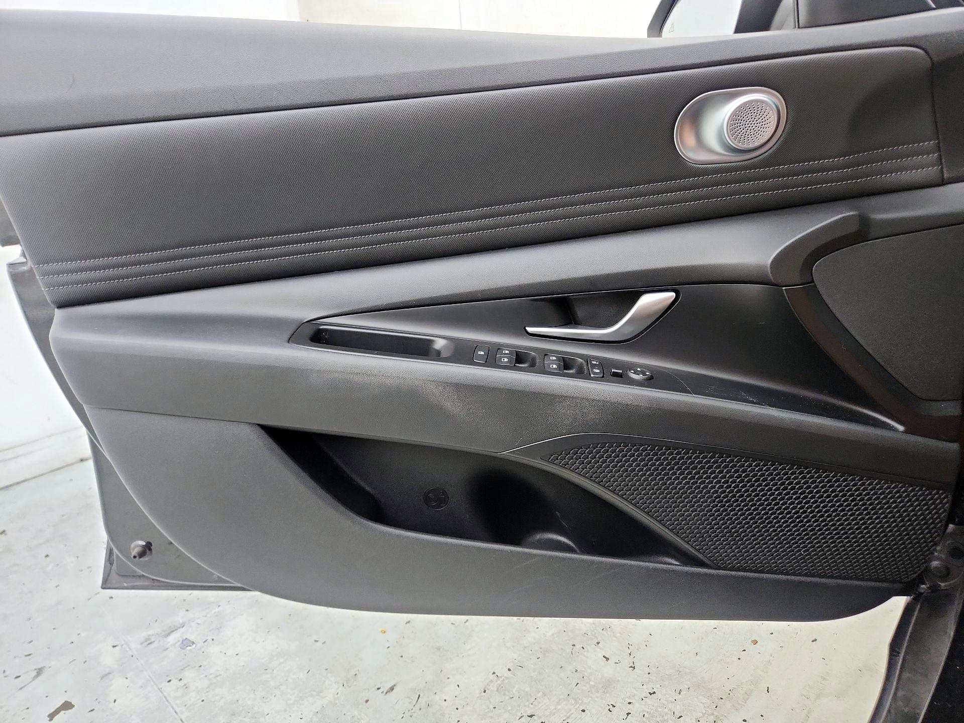 Thumbnail: 2021 Hyundai Elantra - 12