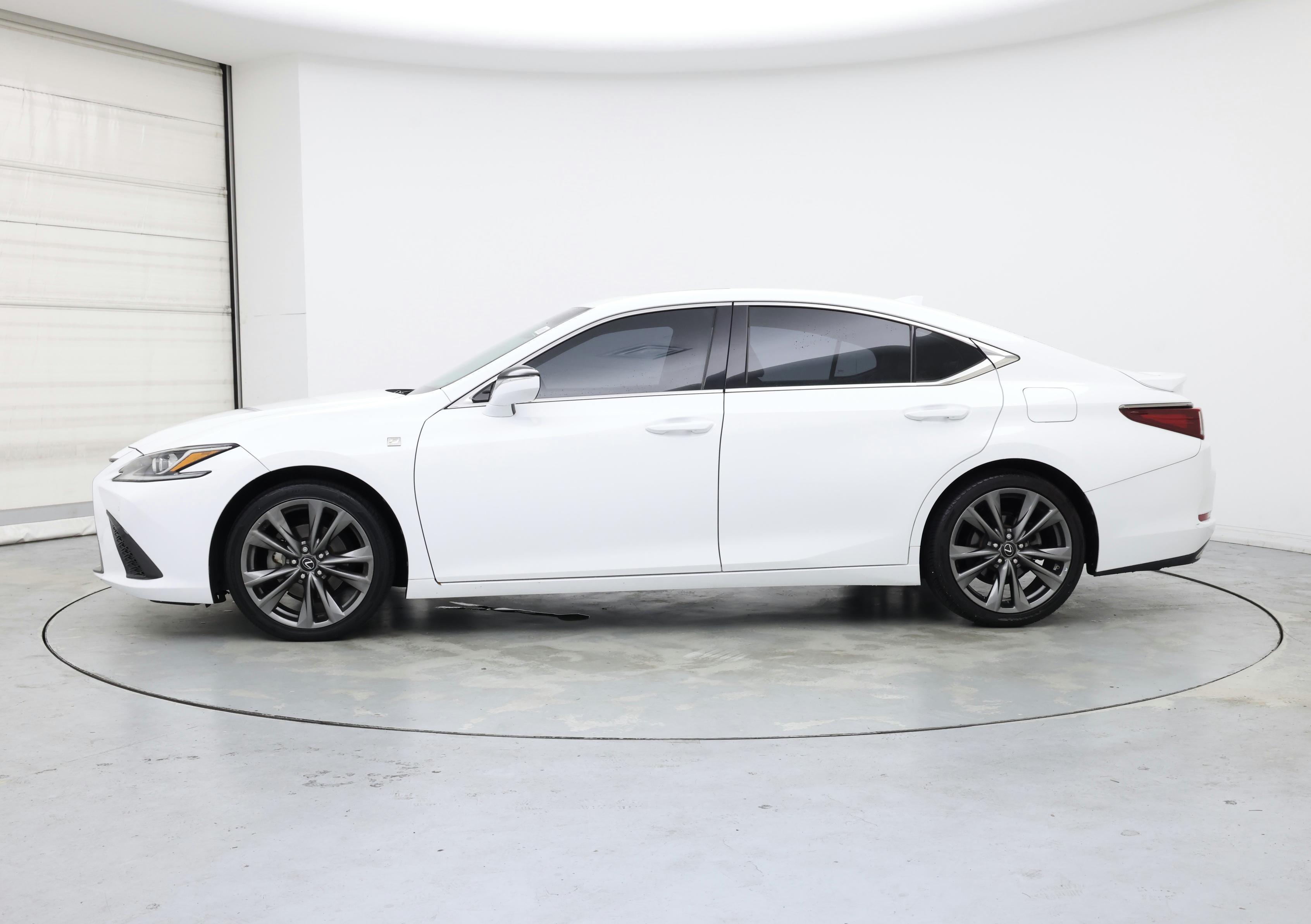 Thumbnail: 2019 Lexus ES - 3