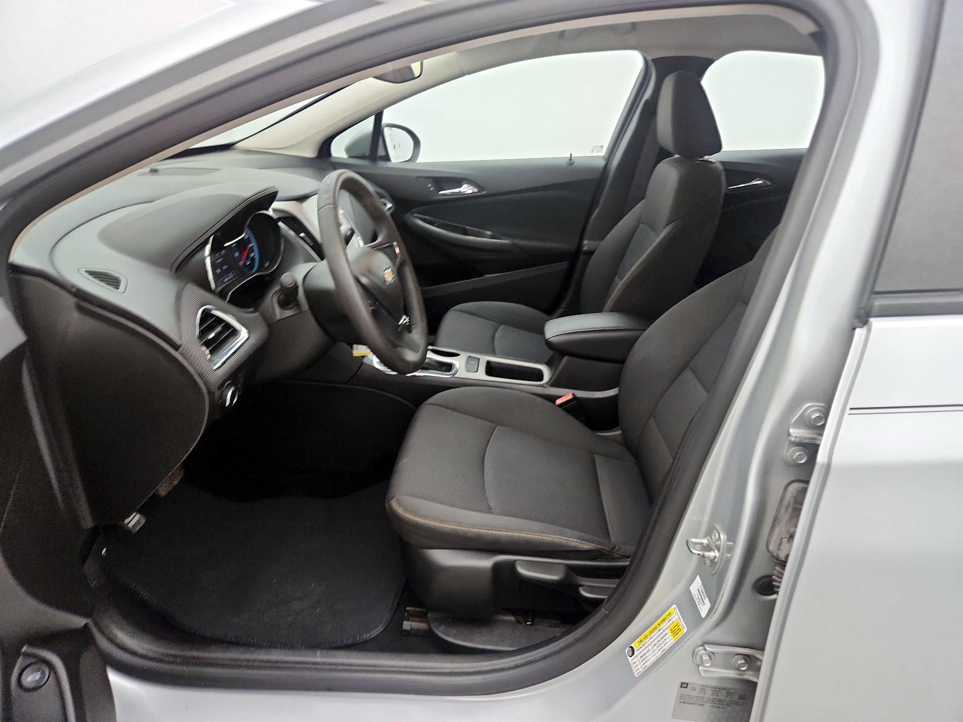 Thumbnail: 2017 Chevrolet Cruze - 11