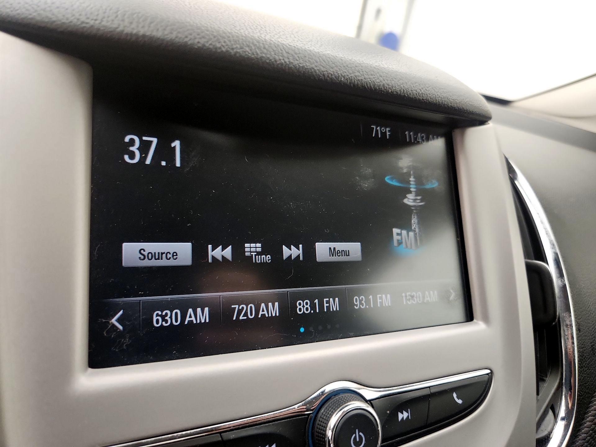 Thumbnail: 2017 Chevrolet Cruze - 15