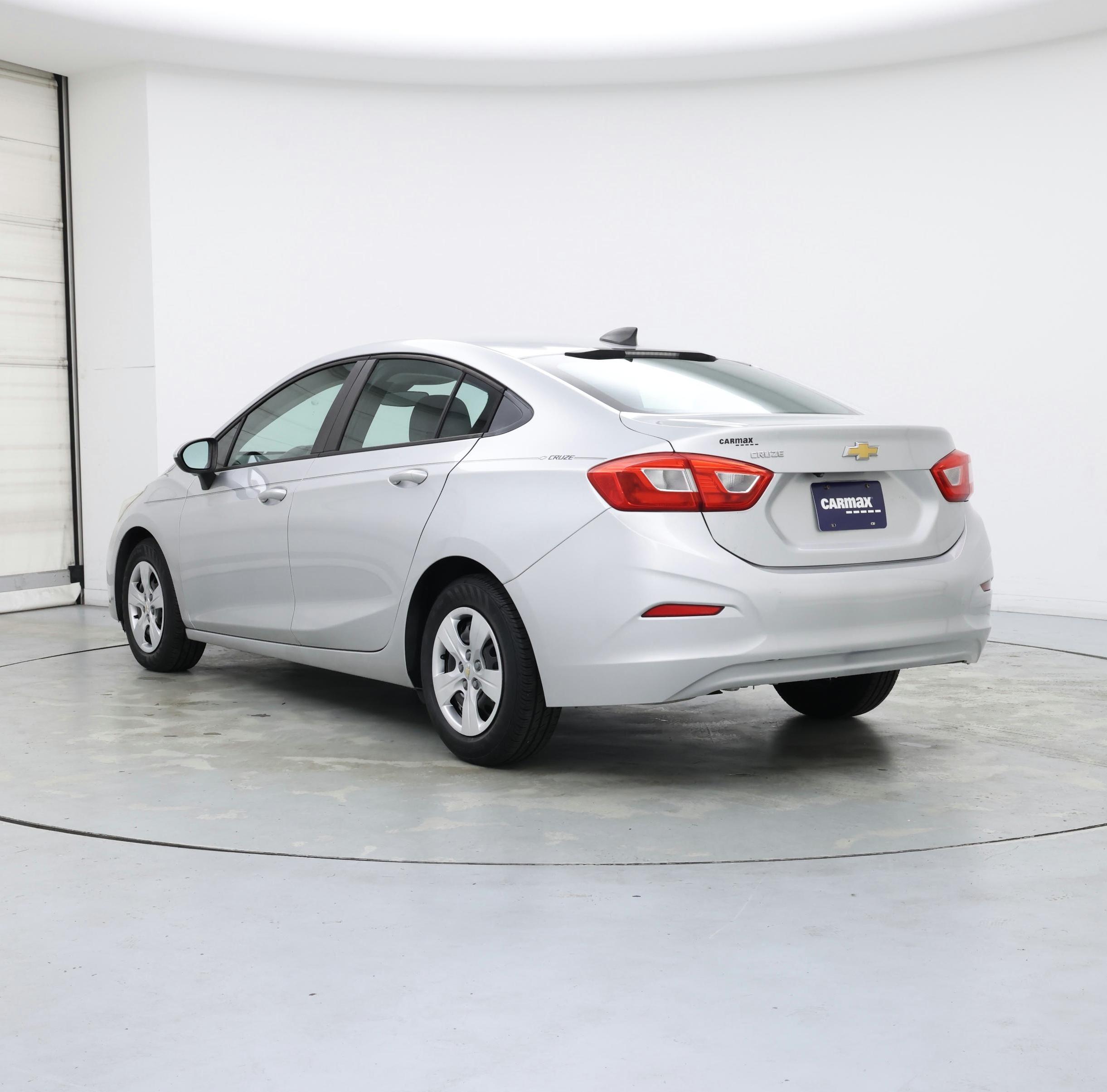 Thumbnail: 2017 Chevrolet Cruze - 2