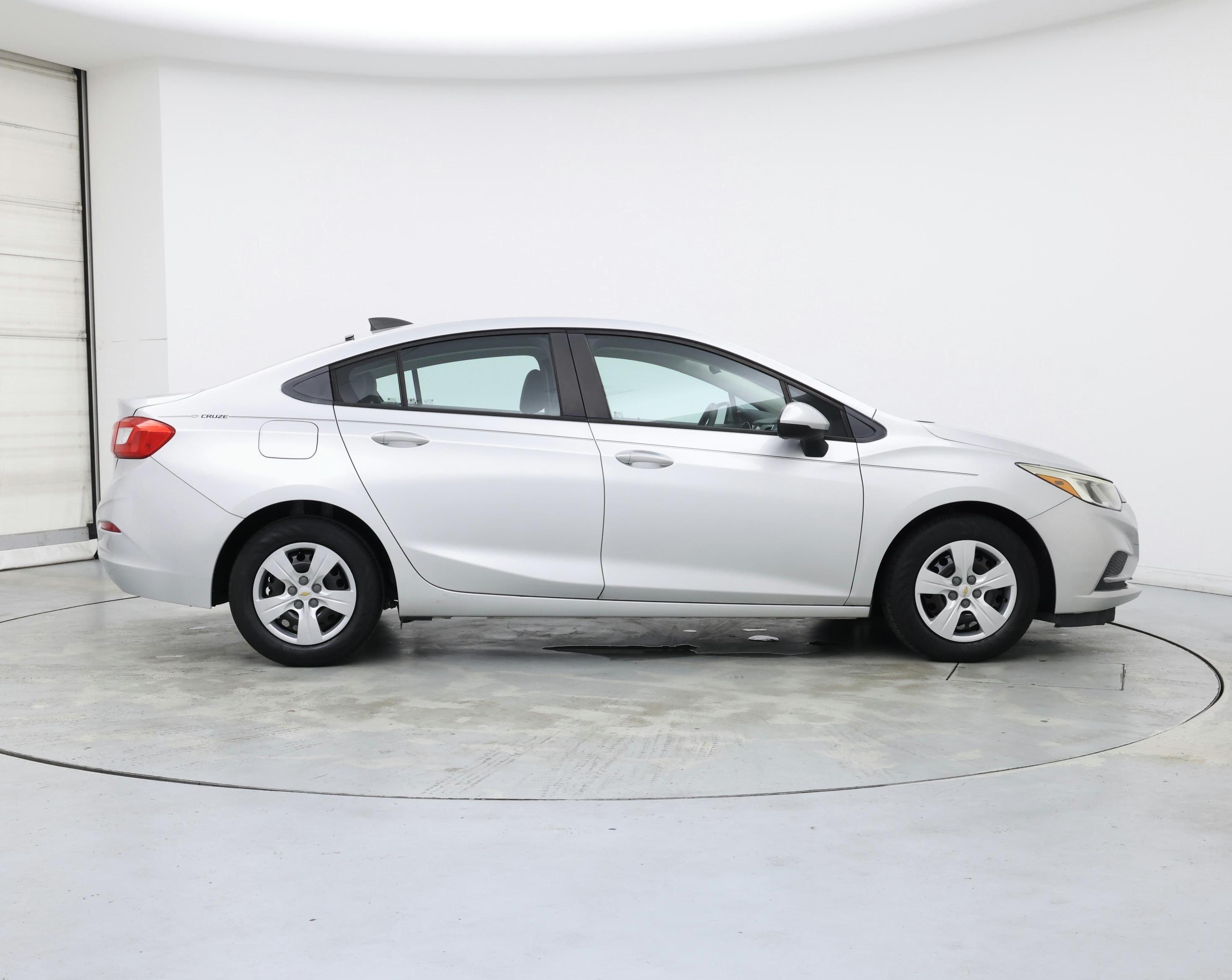 Thumbnail: 2017 Chevrolet Cruze - 7