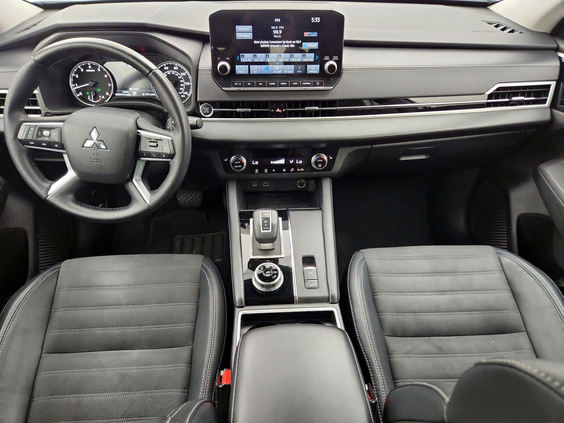 Thumbnail: 2023 Mitsubishi Outlander - 9
