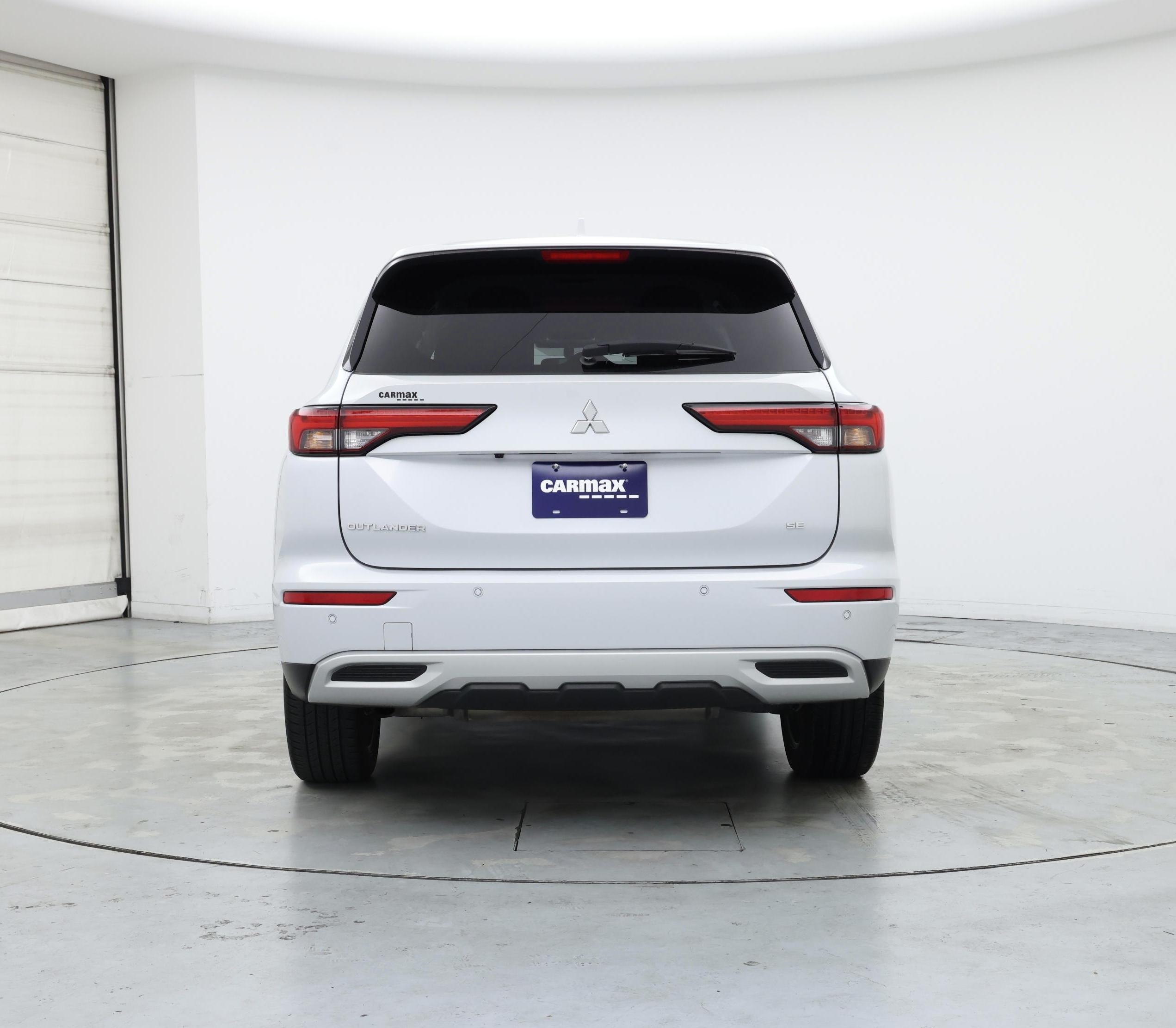 Thumbnail: 2023 Mitsubishi Outlander - 6