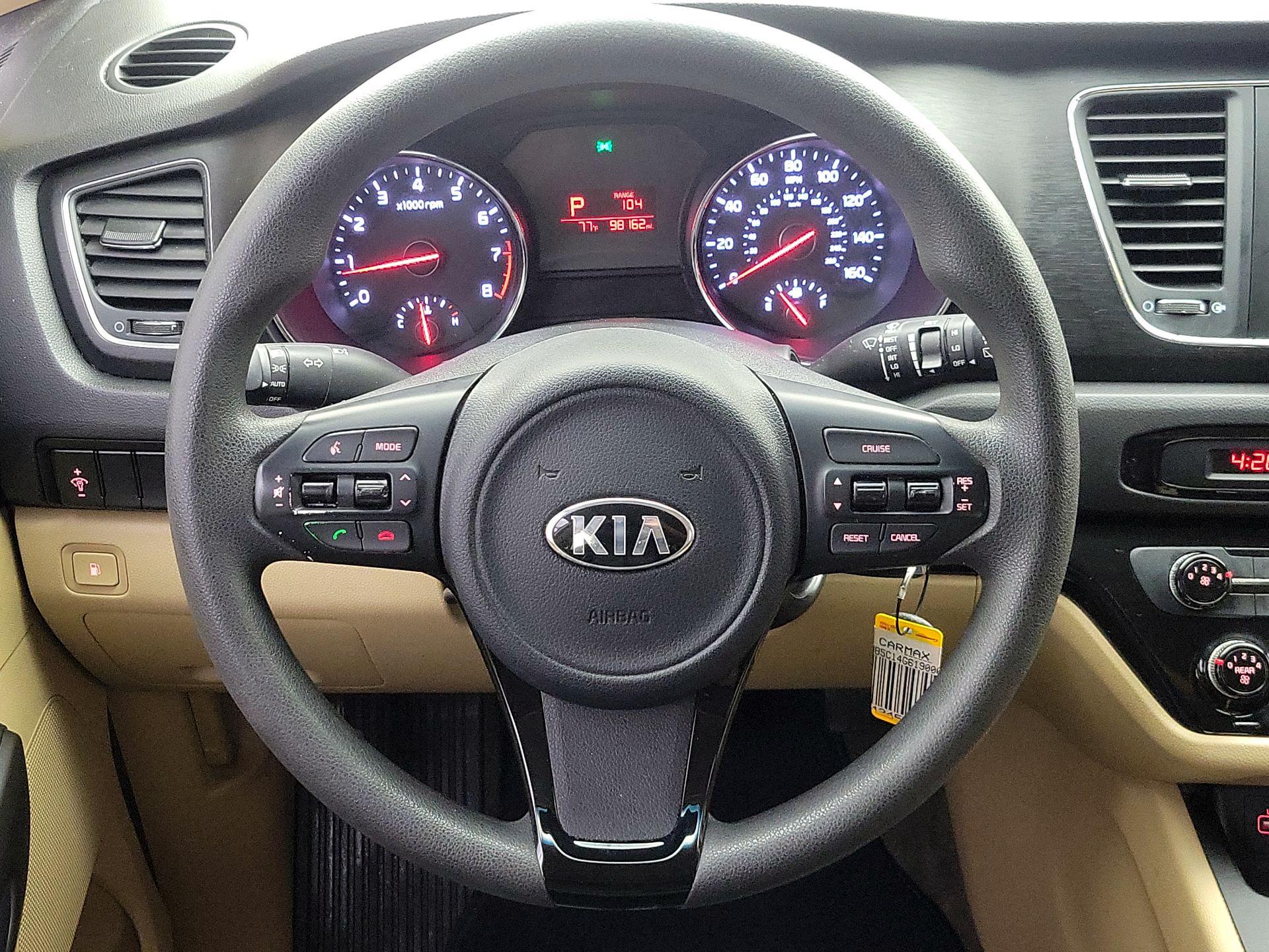 Thumbnail: 2016 Kia Sedona - 10