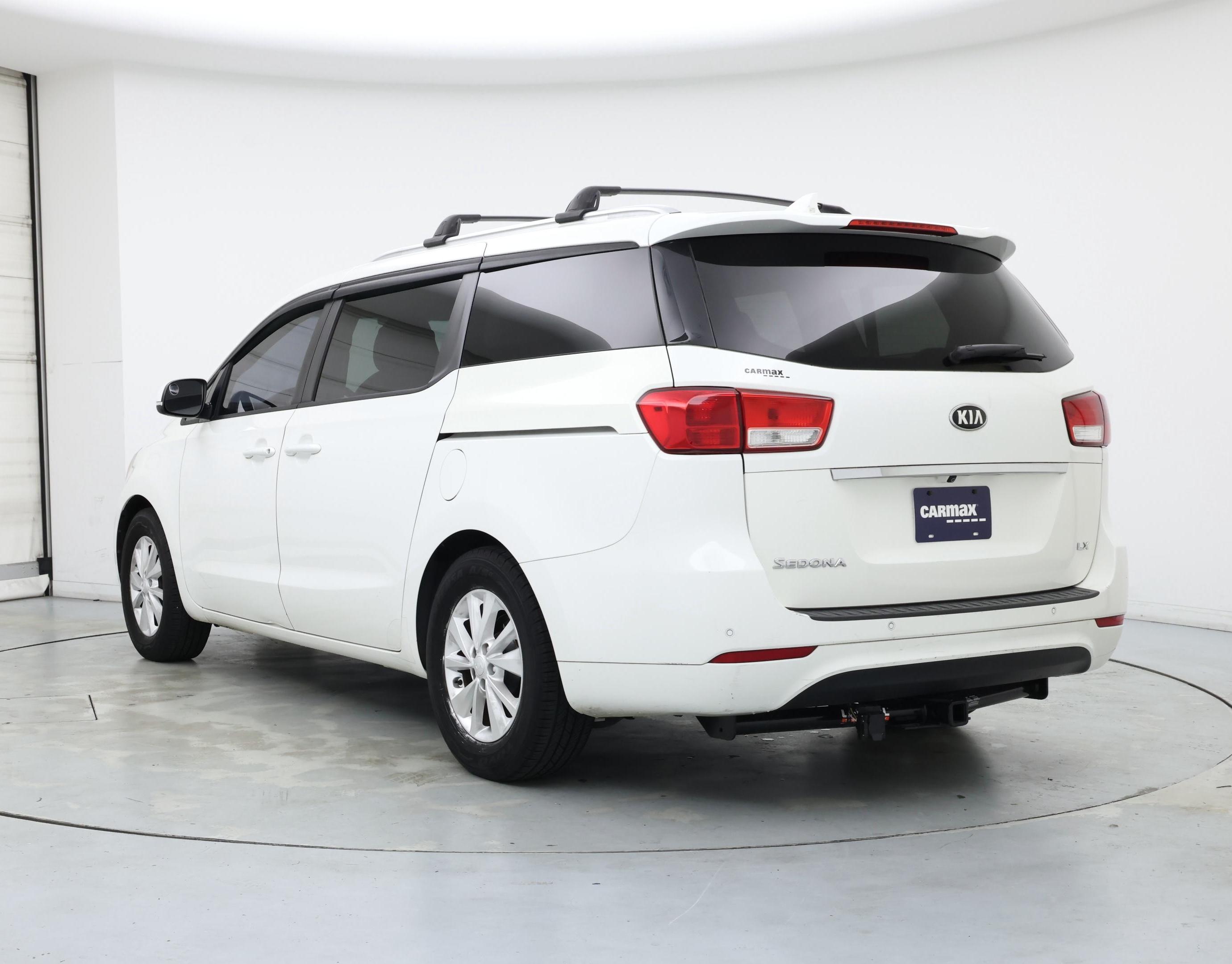 Thumbnail: 2016 Kia Sedona - 2