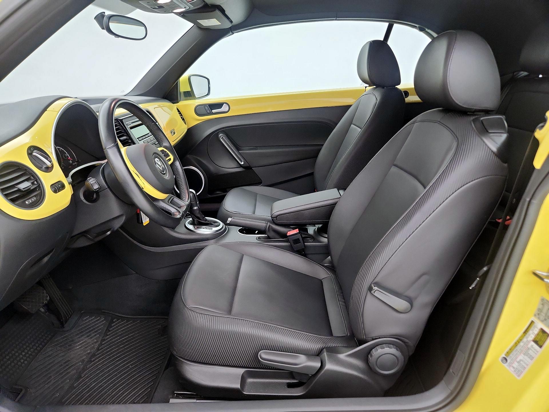 Thumbnail: 2015 Volkswagen Beetle - 11