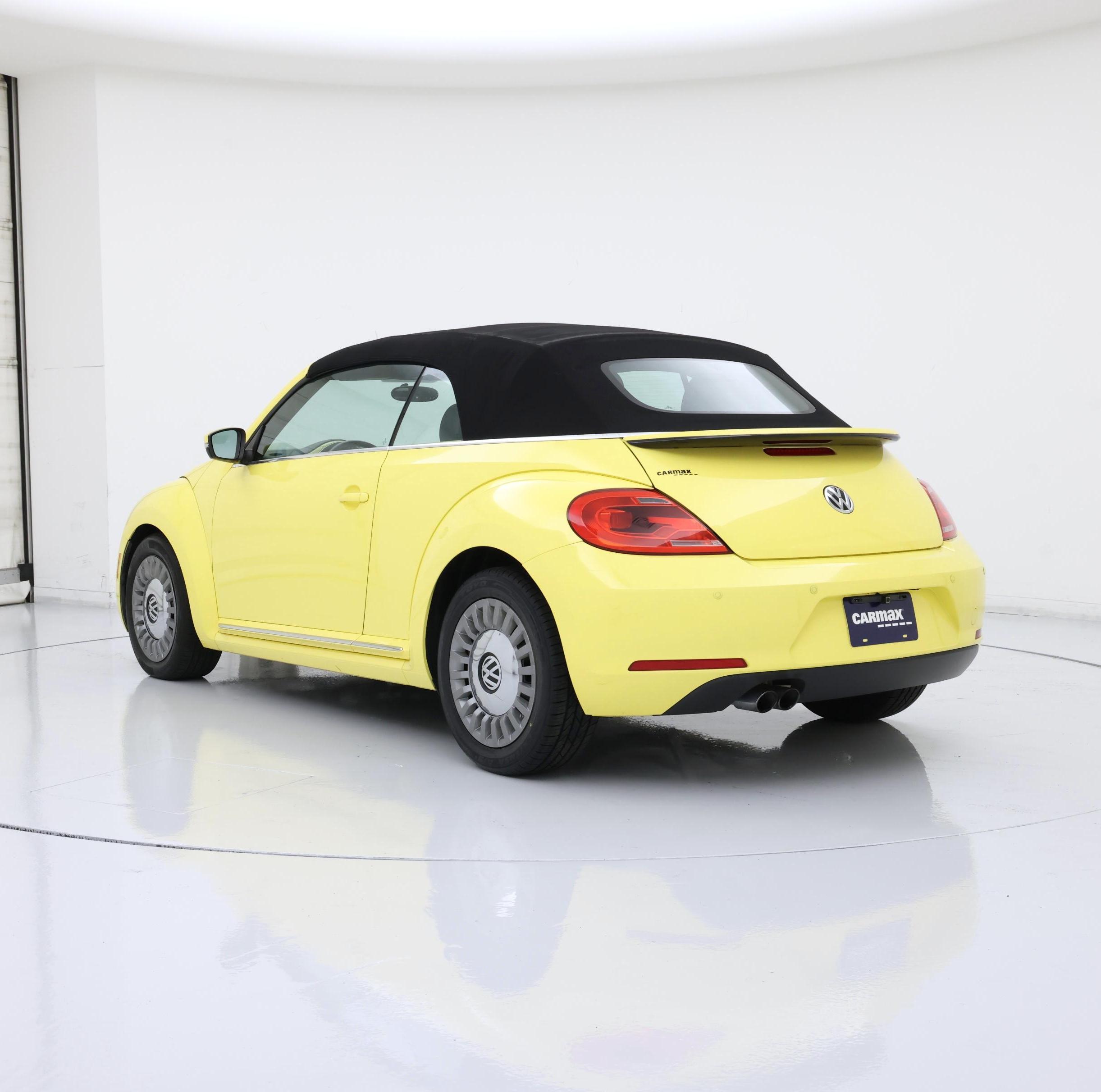 Thumbnail: 2015 Volkswagen Beetle - 2