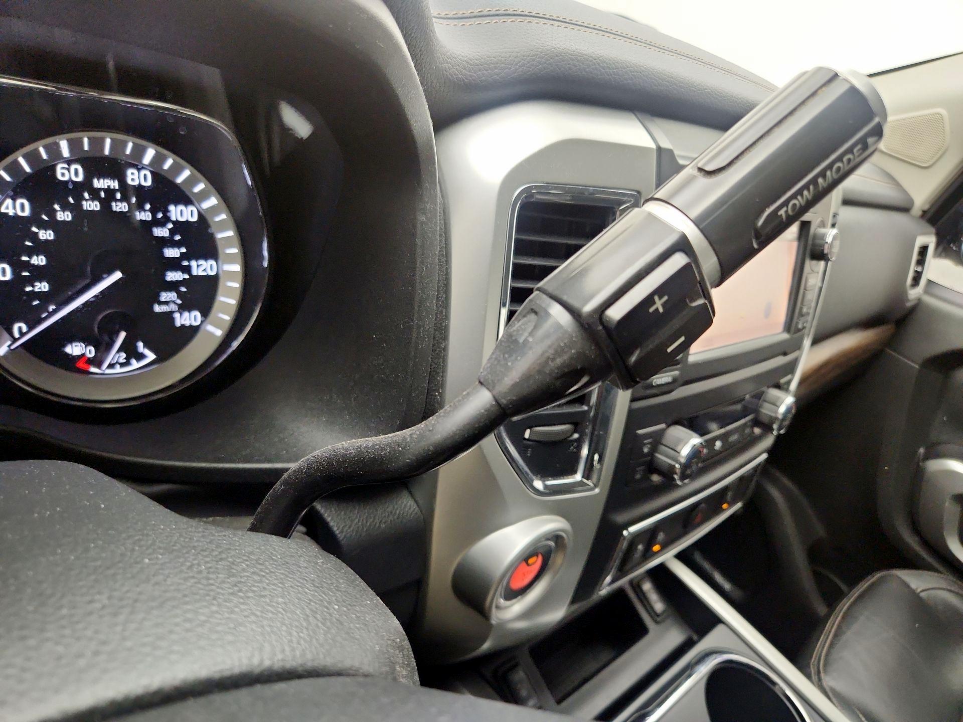 Thumbnail: 2017 Nissan Titan - 18
