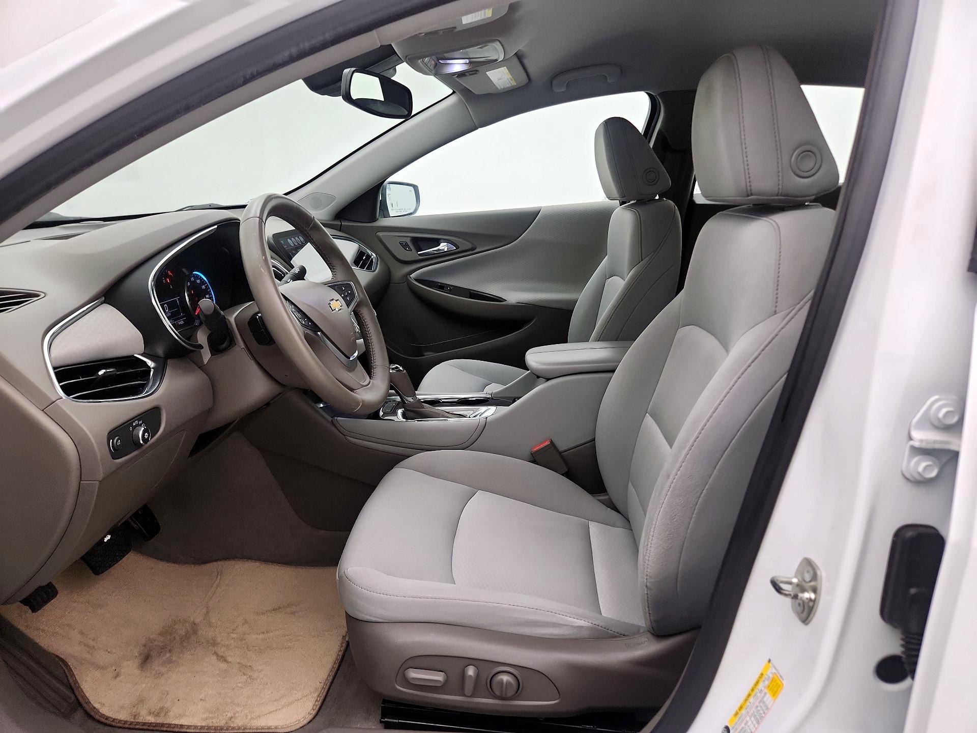 Thumbnail: 2018 Chevrolet Malibu - 11