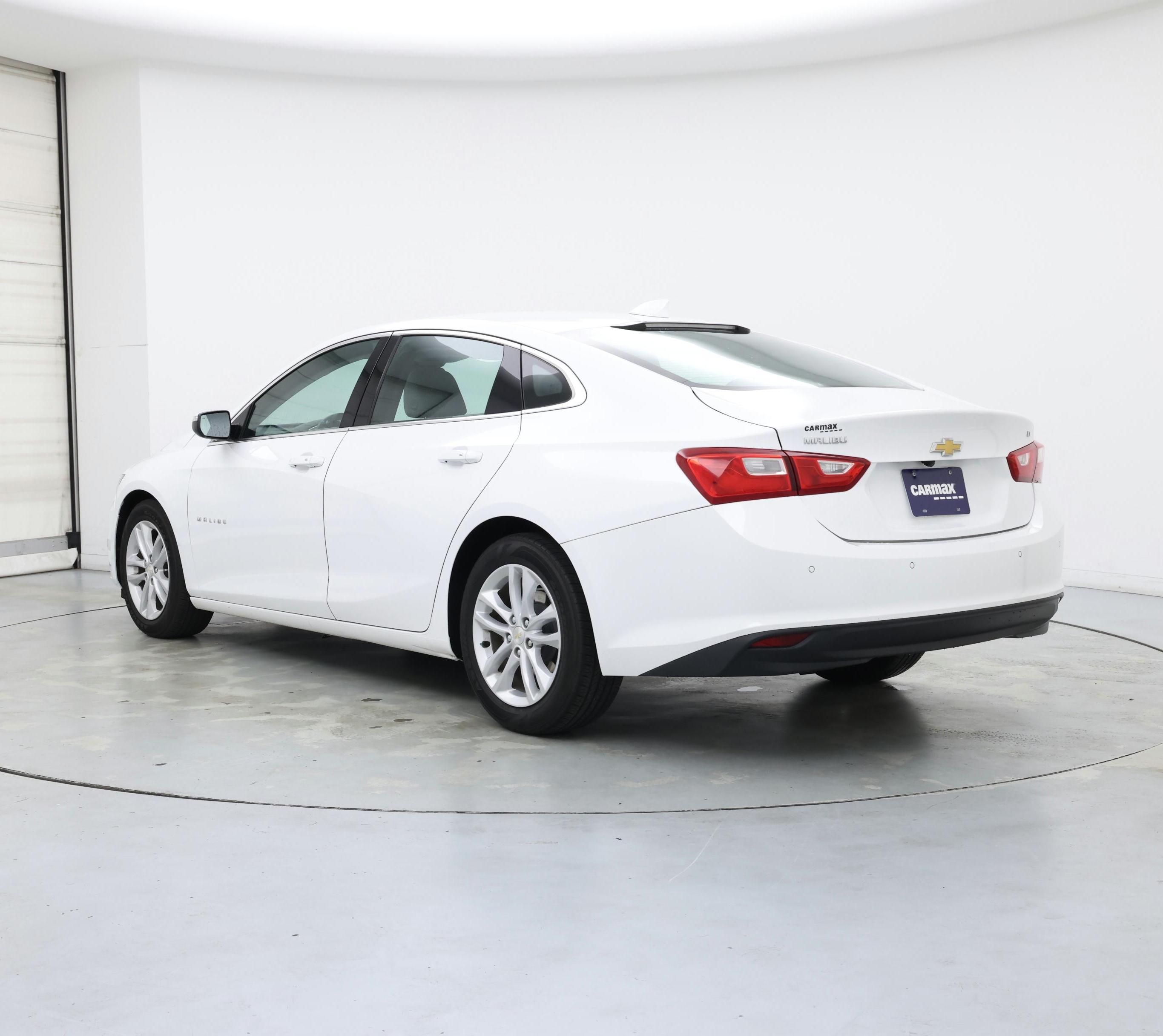 Thumbnail: 2018 Chevrolet Malibu - 2