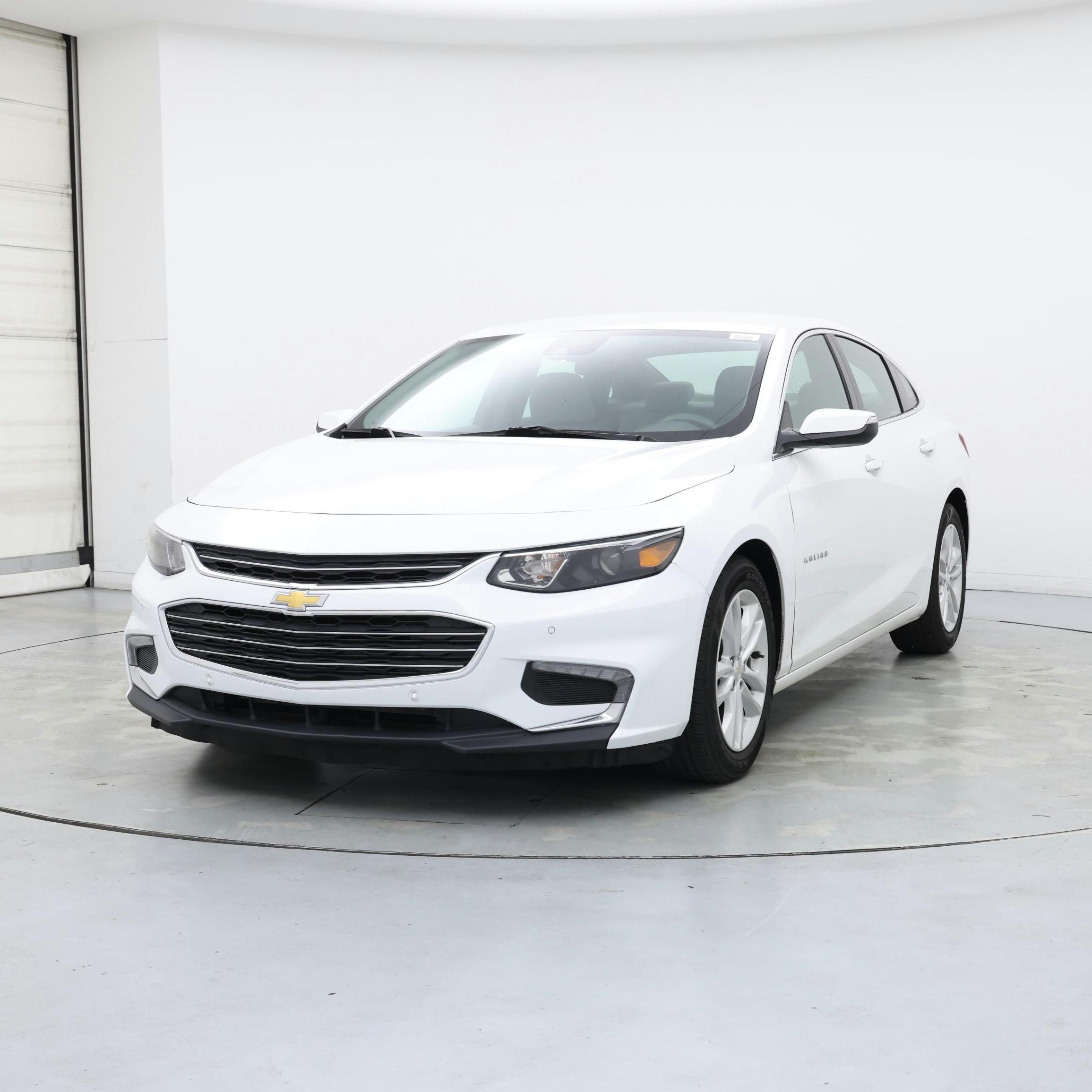 Thumbnail: 2018 Chevrolet Malibu - 4