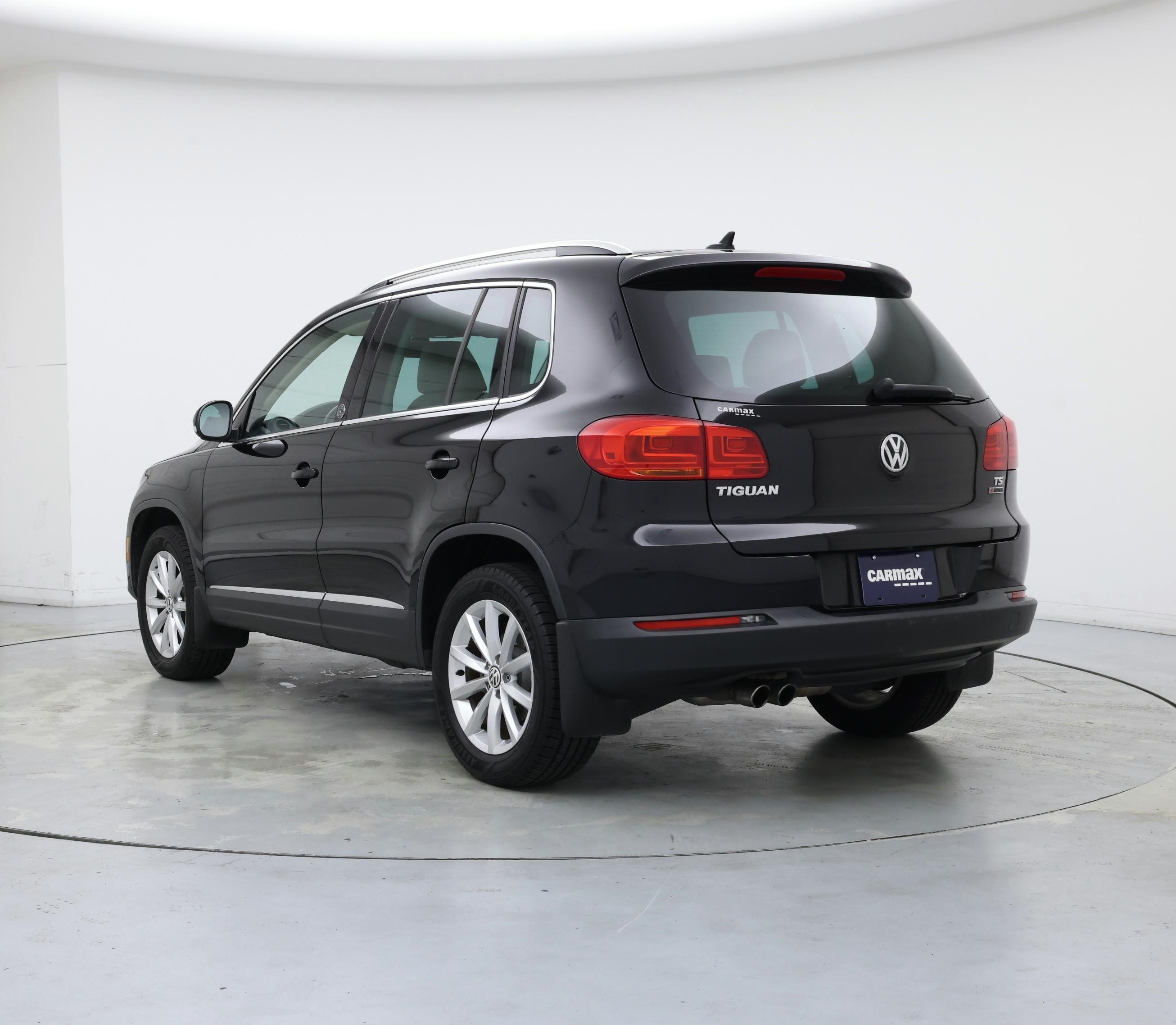 Thumbnail: 2017 Volkswagen Tiguan - 2