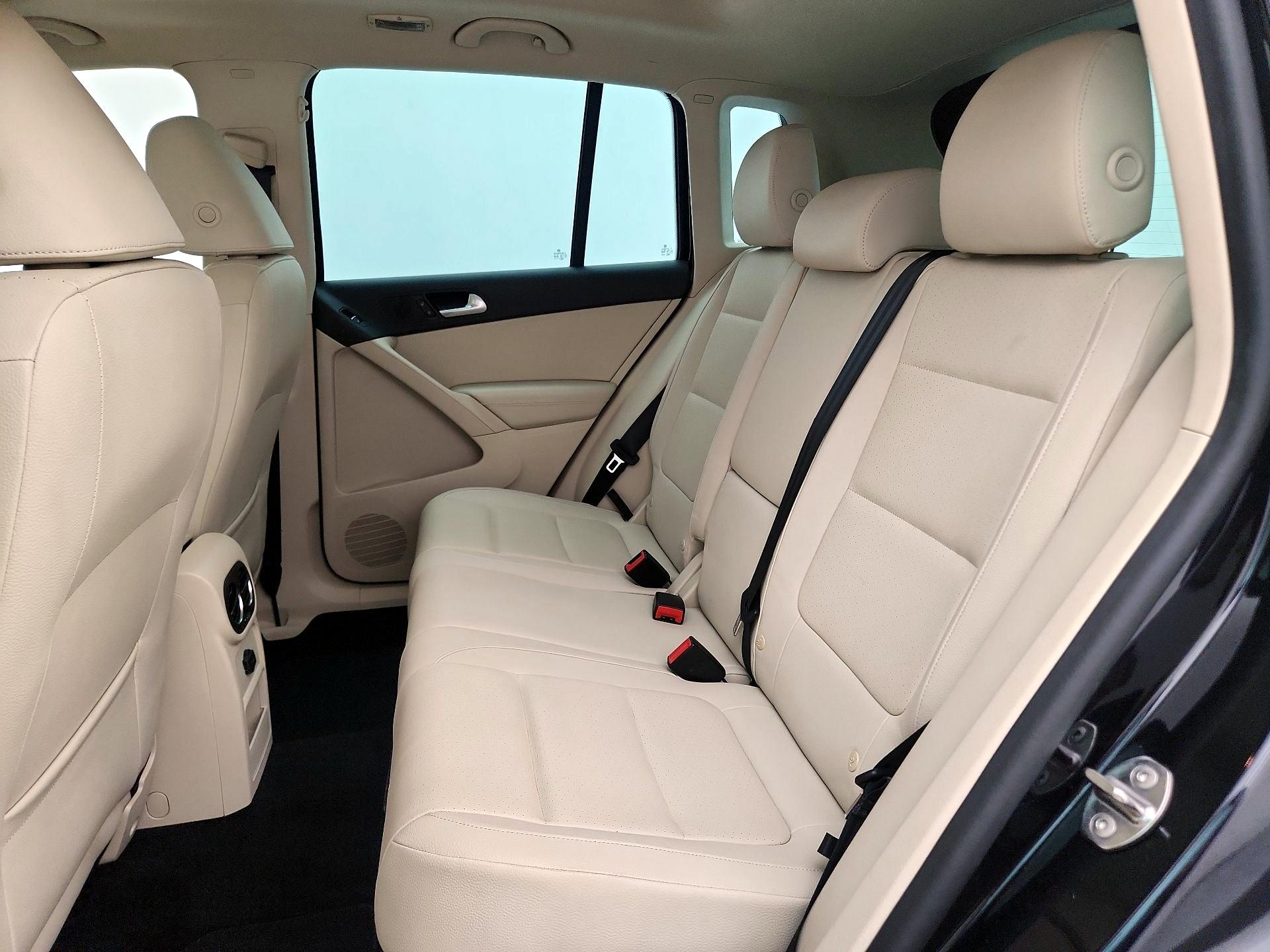 Thumbnail: 2017 Volkswagen Tiguan - 20