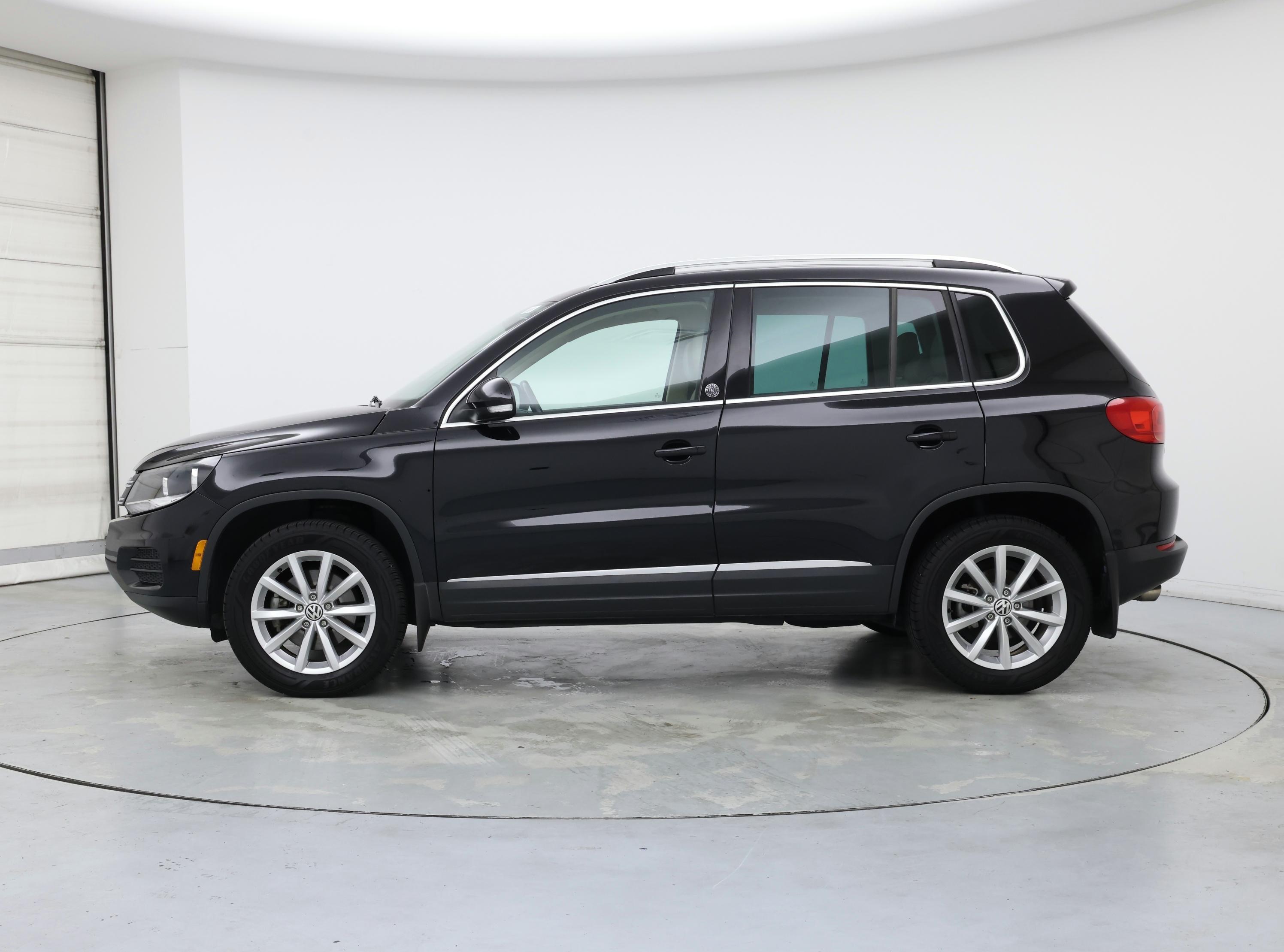 Thumbnail: 2017 Volkswagen Tiguan - 3