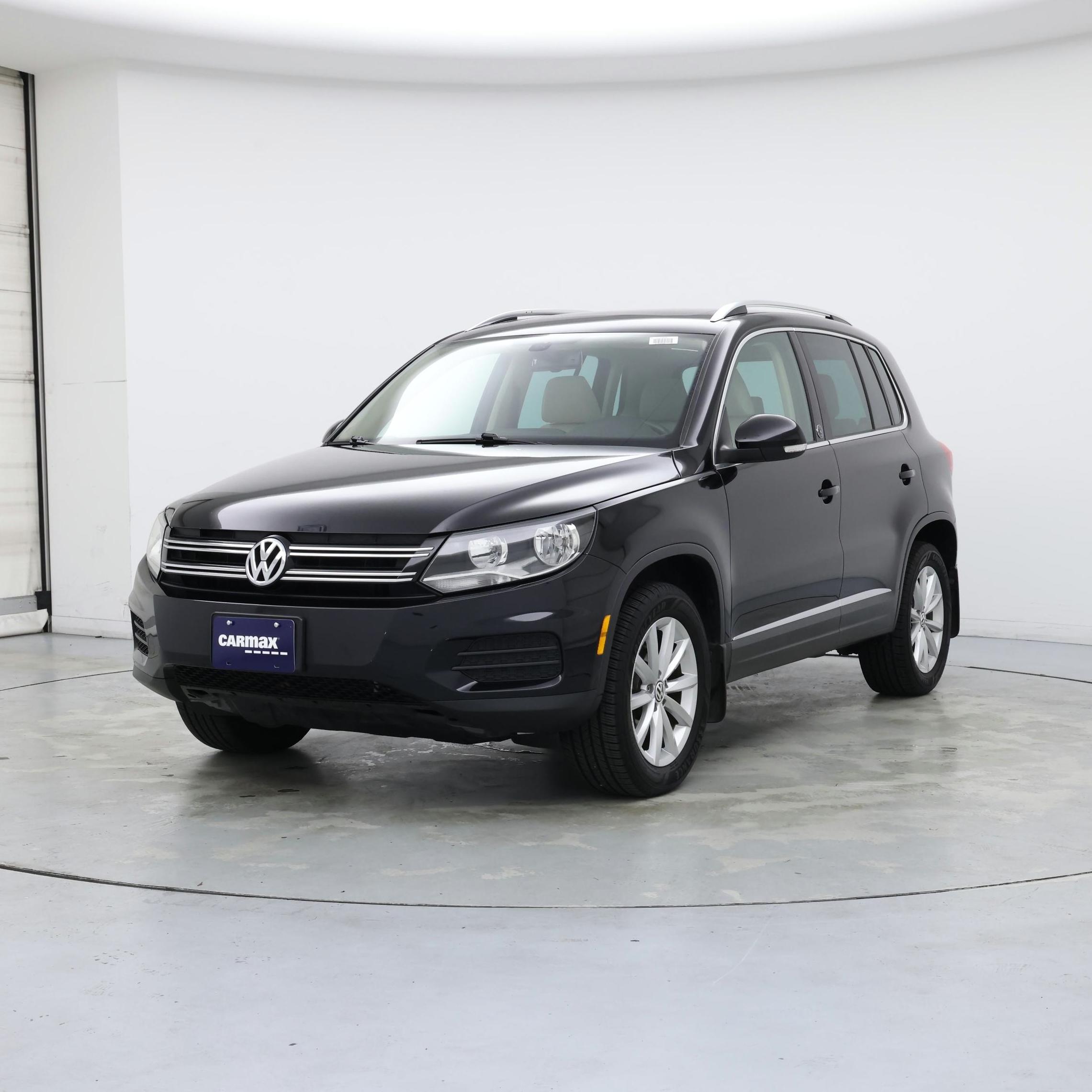 Thumbnail: 2017 Volkswagen Tiguan - 4