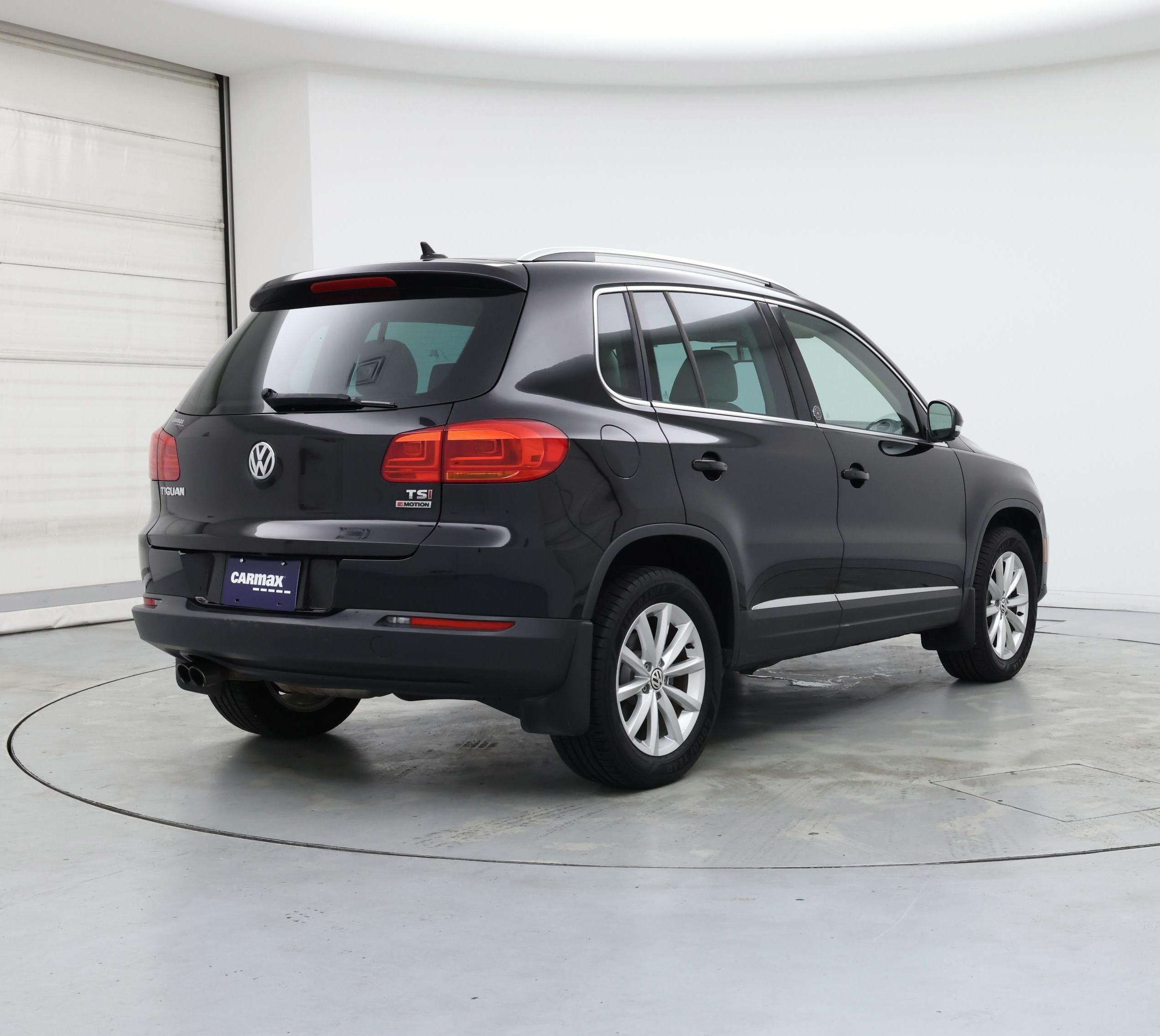 Thumbnail: 2017 Volkswagen Tiguan - 8