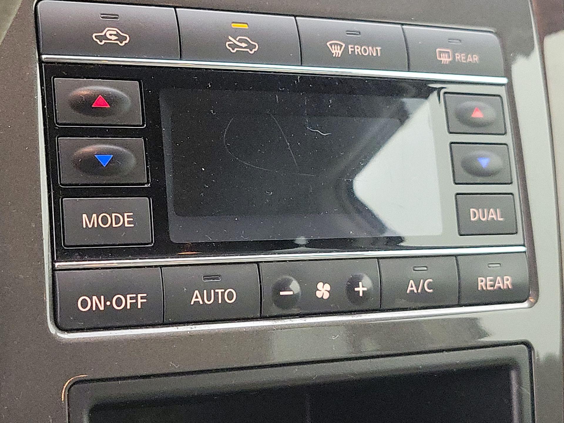 Thumbnail: 2015 Nissan Quest - 16