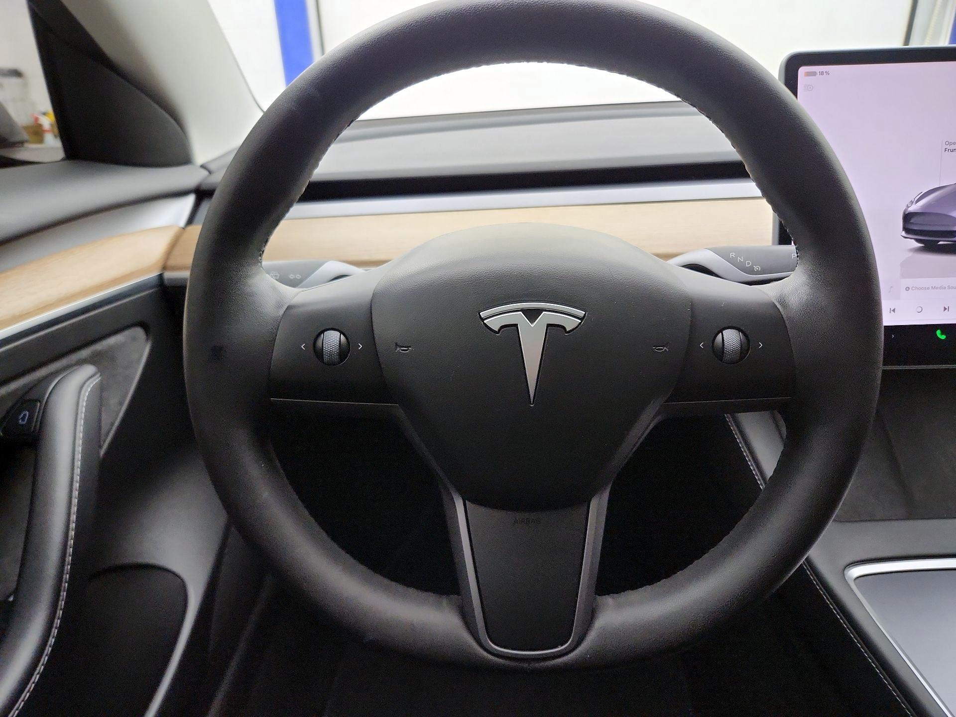 Thumbnail: 2023 Tesla Model 3 - 10