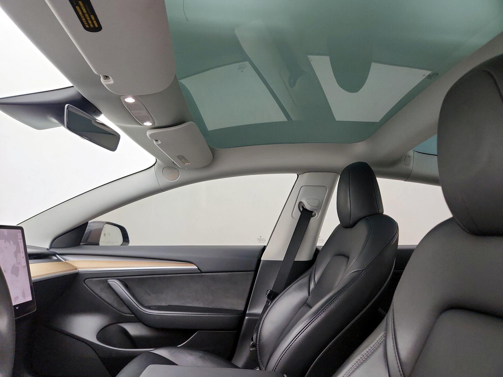 Thumbnail: 2023 Tesla Model 3 - 19