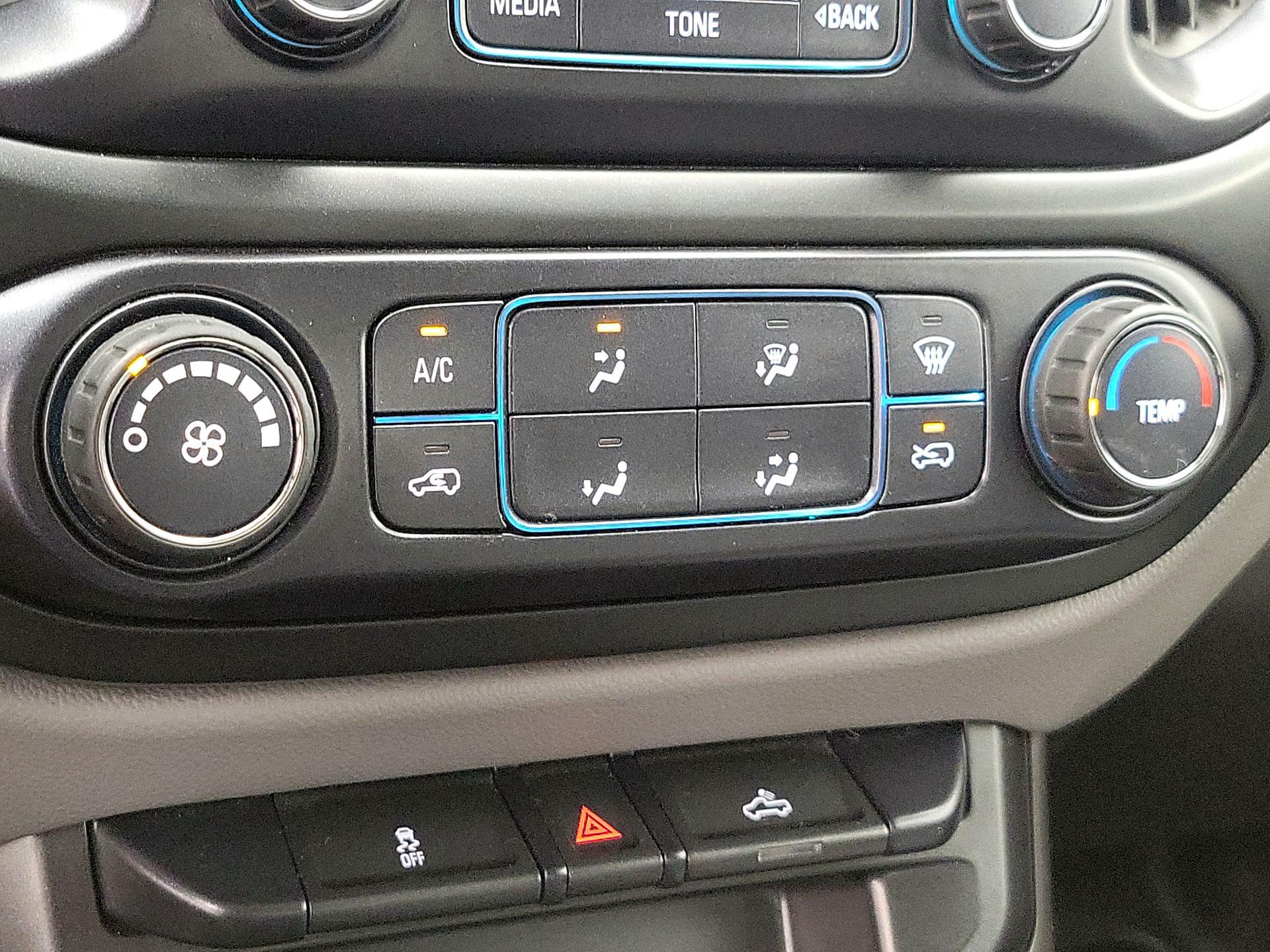 Thumbnail: 2016 Chevrolet Colorado - 16