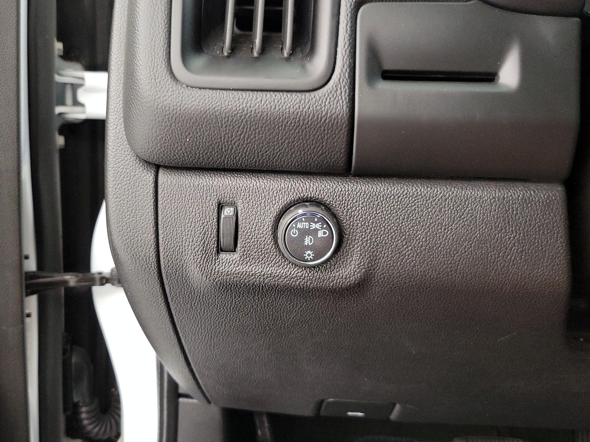 Thumbnail: 2015 Chevrolet Colorado - 13