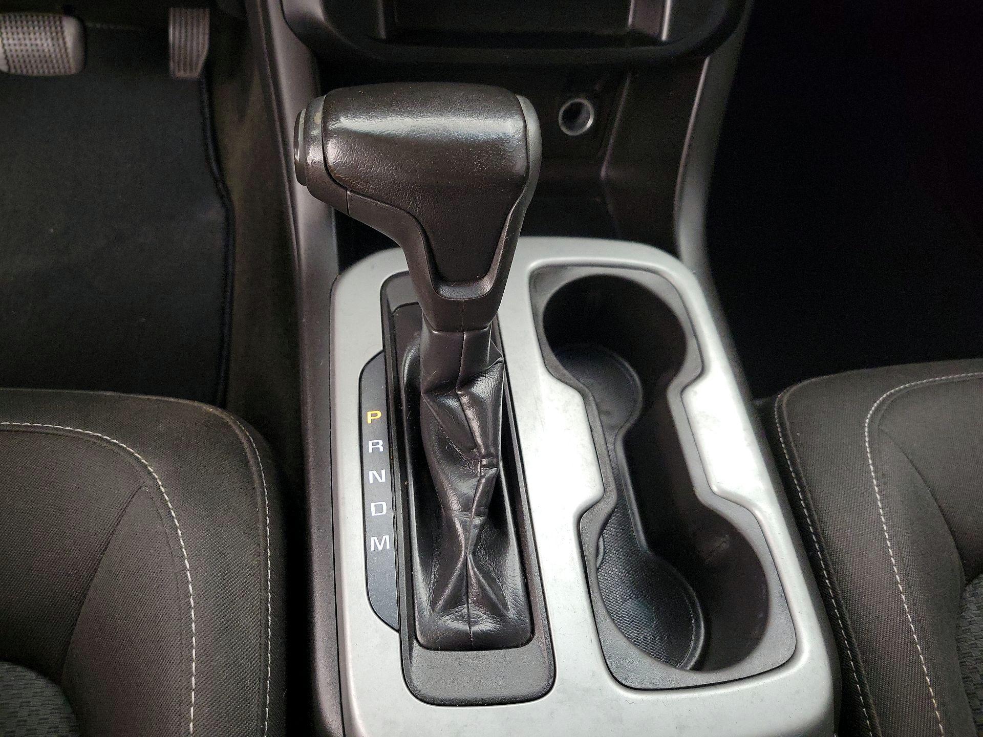 Thumbnail: 2015 Chevrolet Colorado - 17
