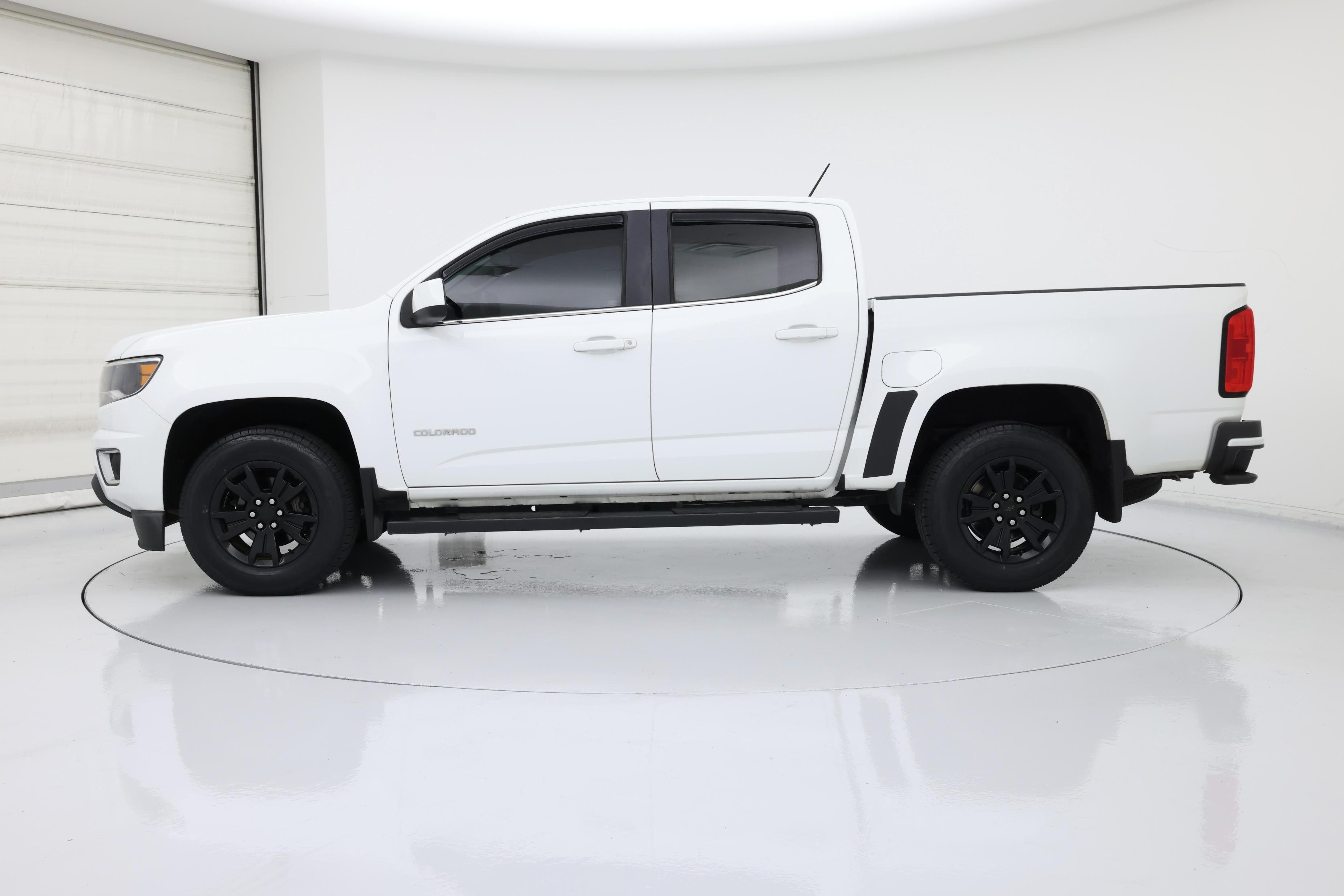 Thumbnail: 2015 Chevrolet Colorado - 3