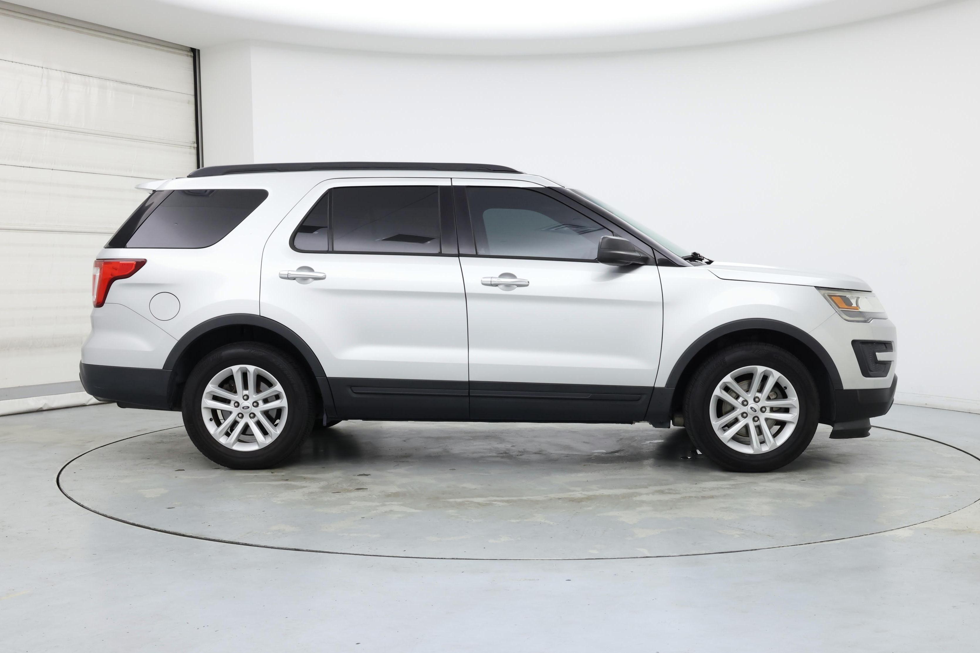 Thumbnail: 2016 Ford Explorer - 7