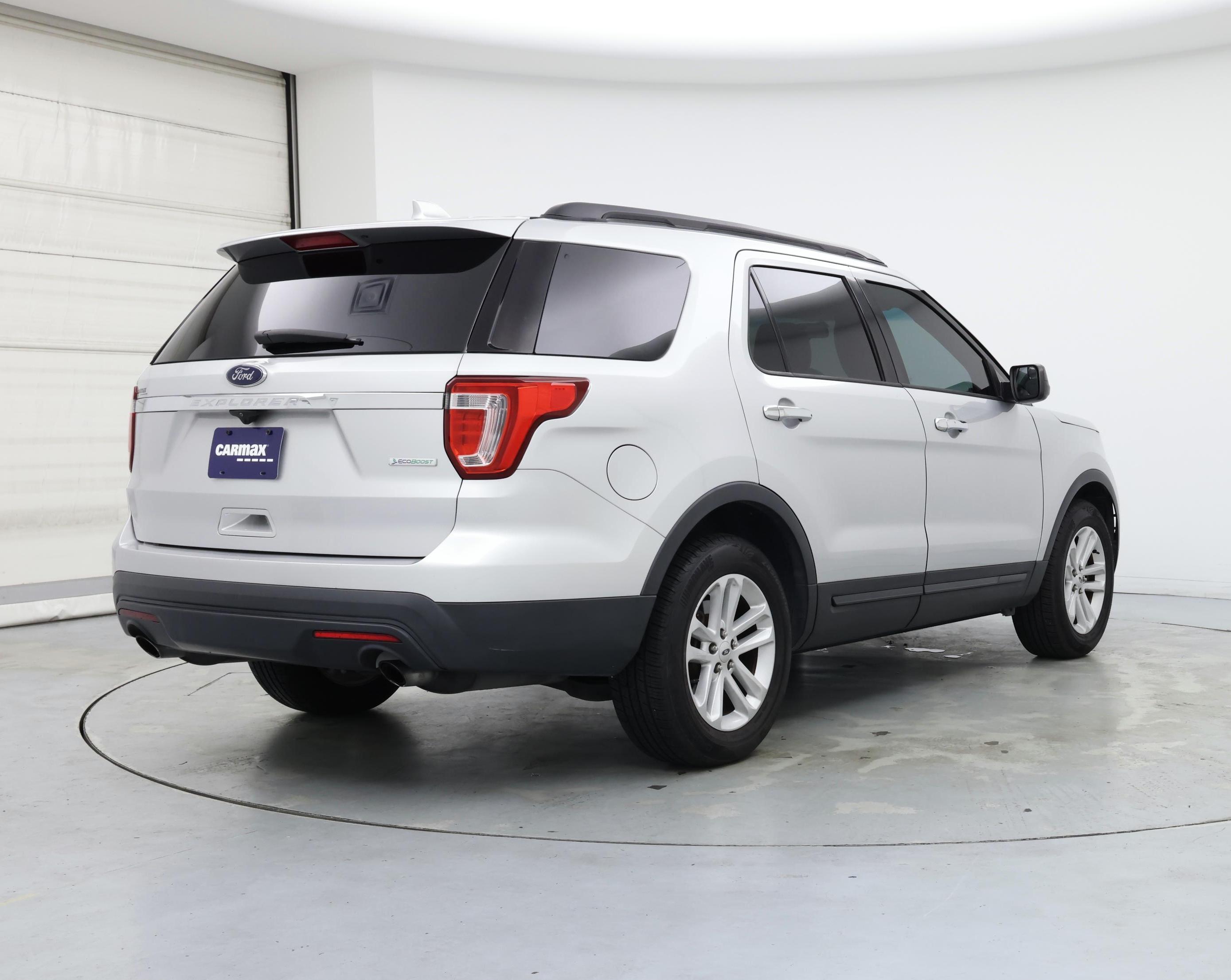 Thumbnail: 2016 Ford Explorer - 8