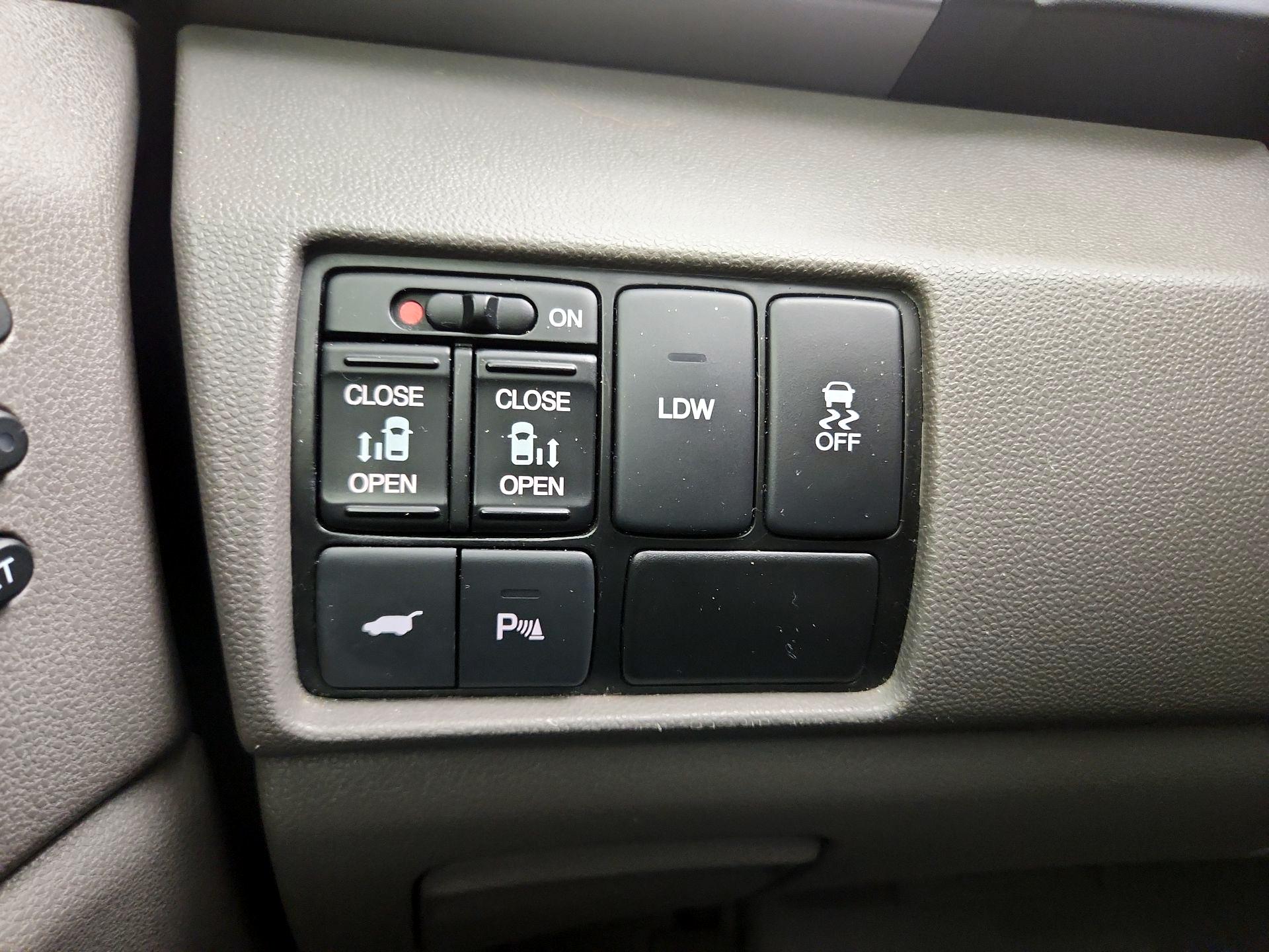 Thumbnail: 2016 Honda Odyssey - 13