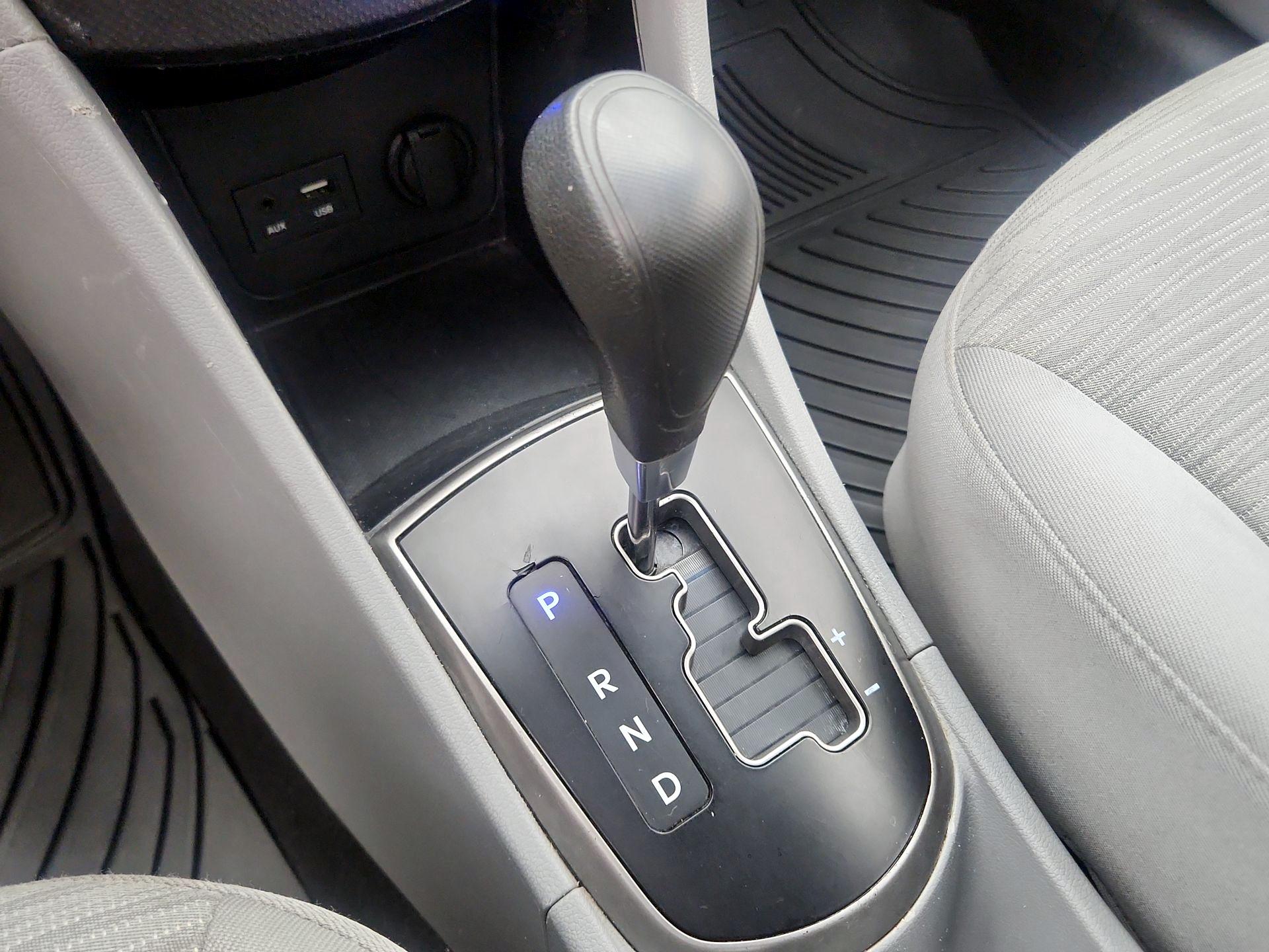 Thumbnail: 2016 Hyundai Accent - 16
