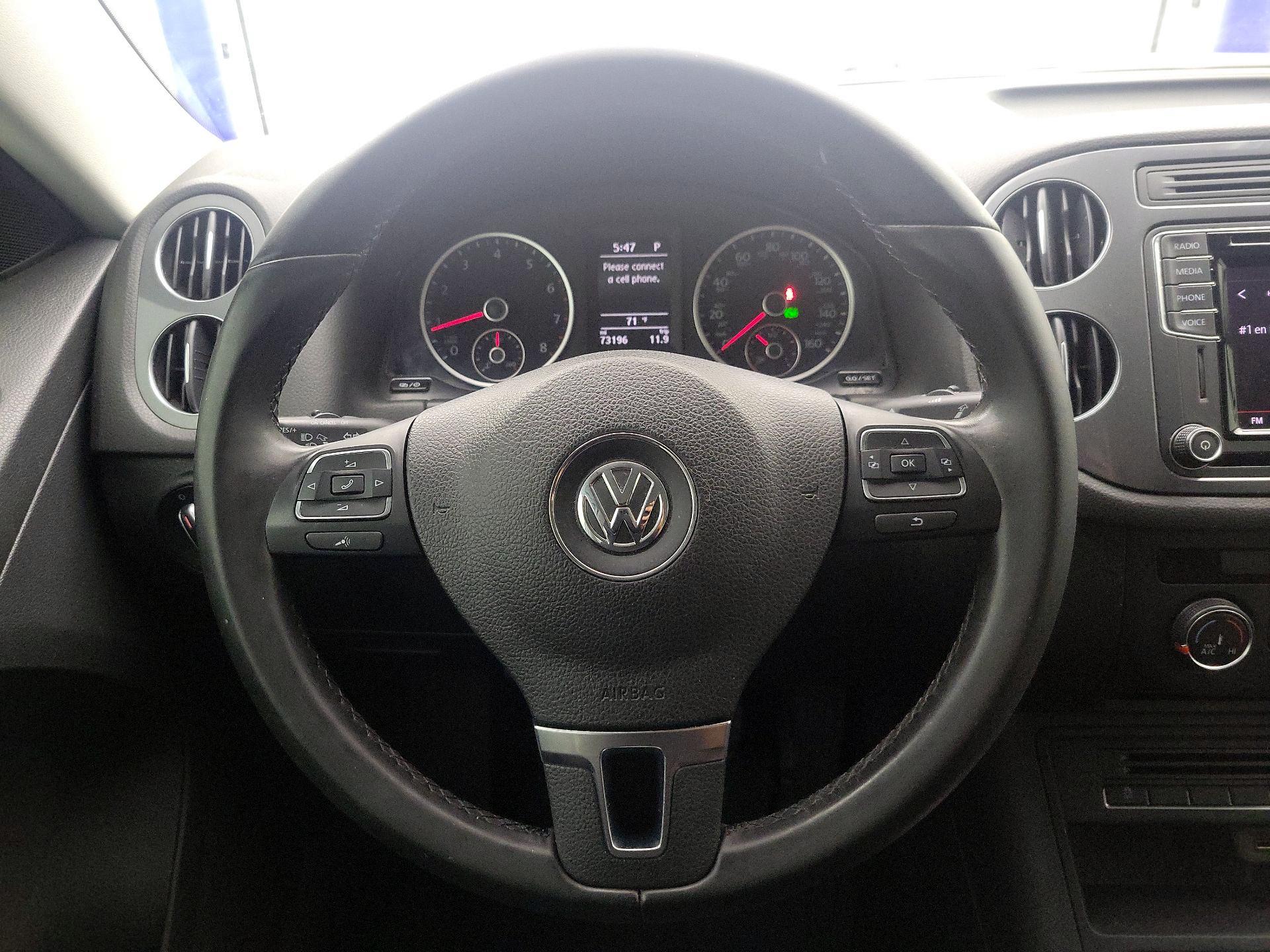 Thumbnail: 2018 Volkswagen Tiguan - 10