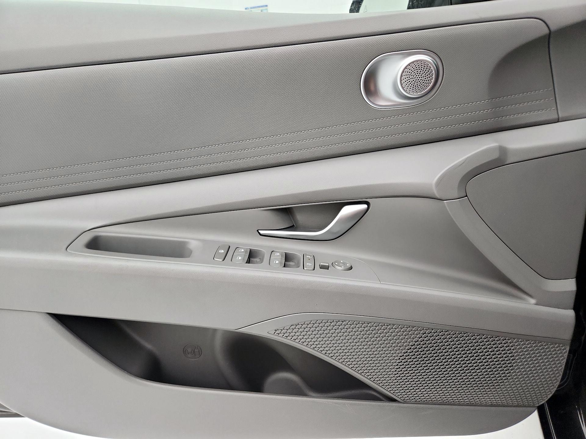 Thumbnail: 2024 Hyundai Elantra - 12