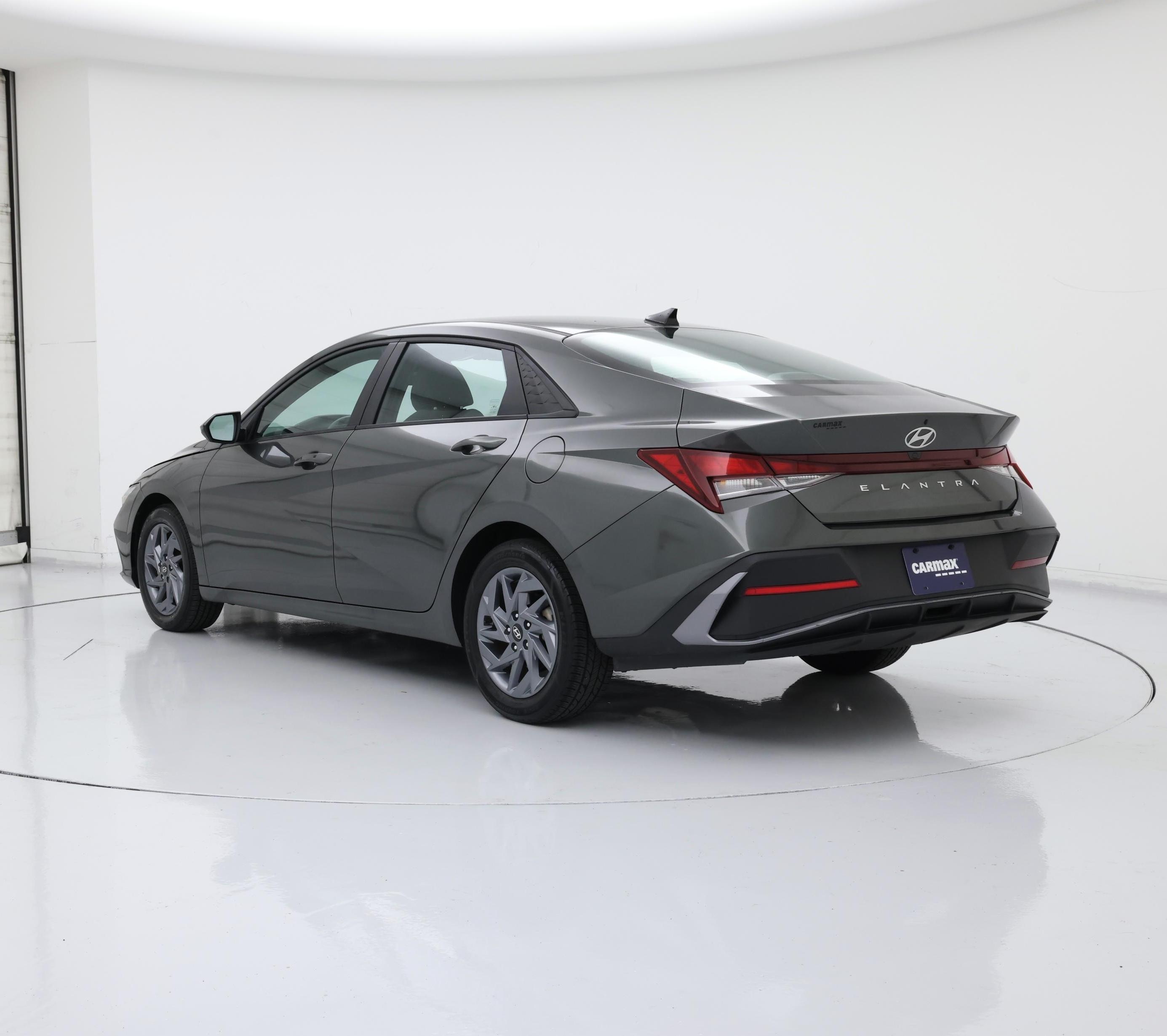 Thumbnail: 2024 Hyundai Elantra - 2