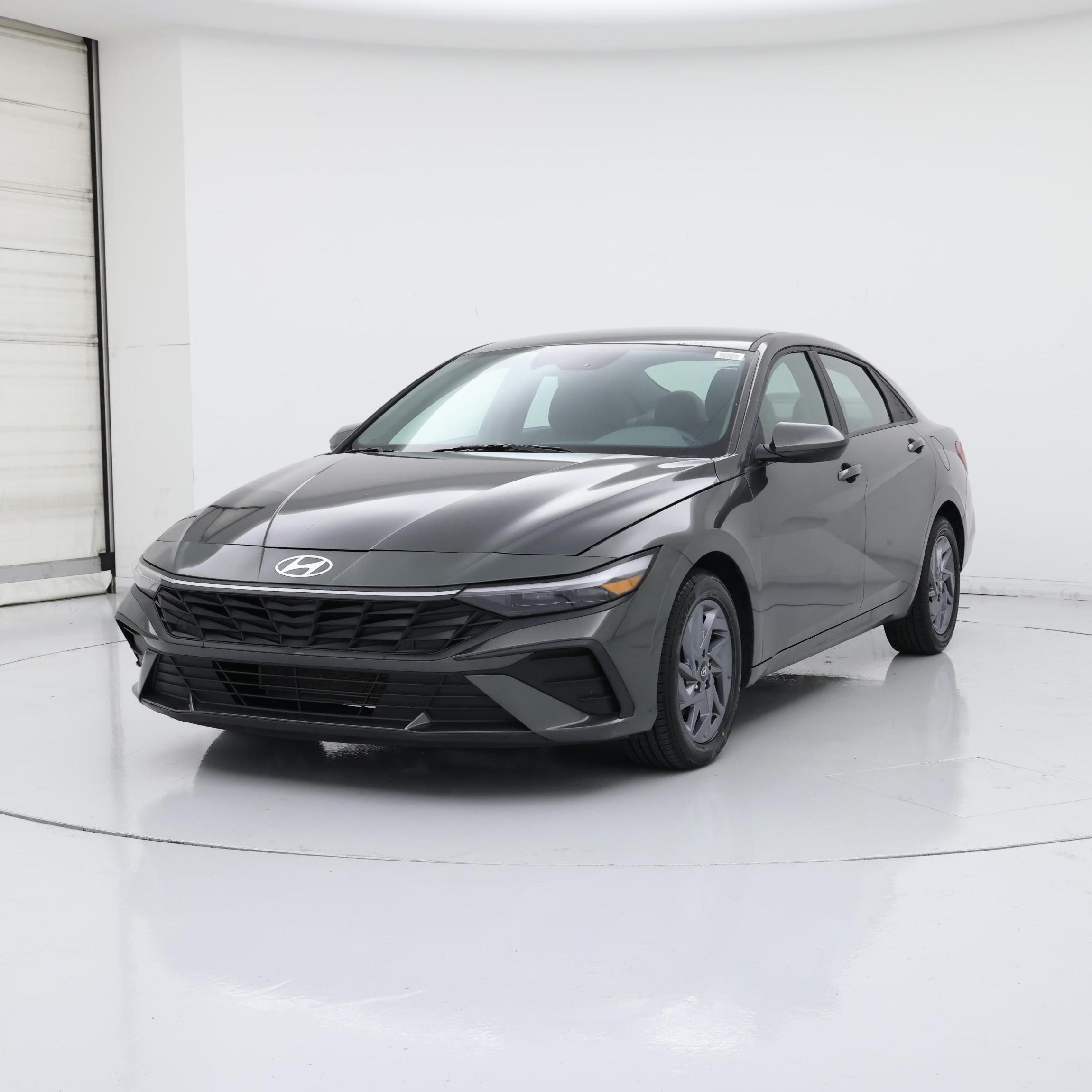 Thumbnail: 2024 Hyundai Elantra - 4