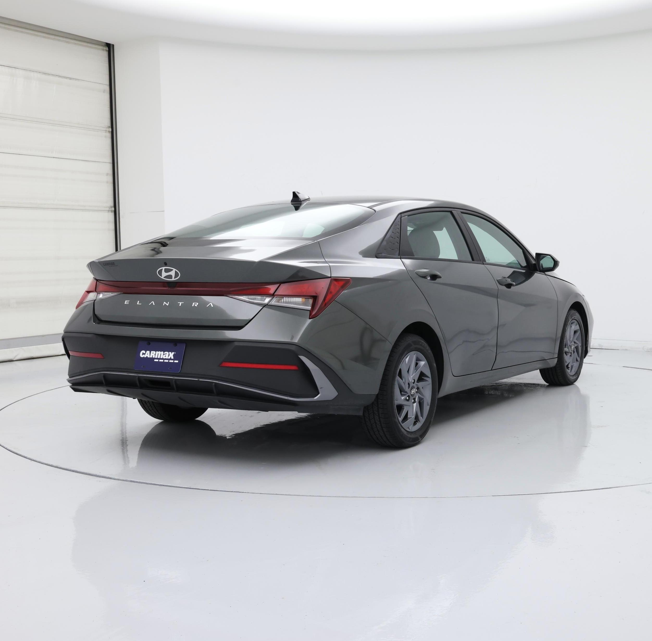 Thumbnail: 2024 Hyundai Elantra - 8