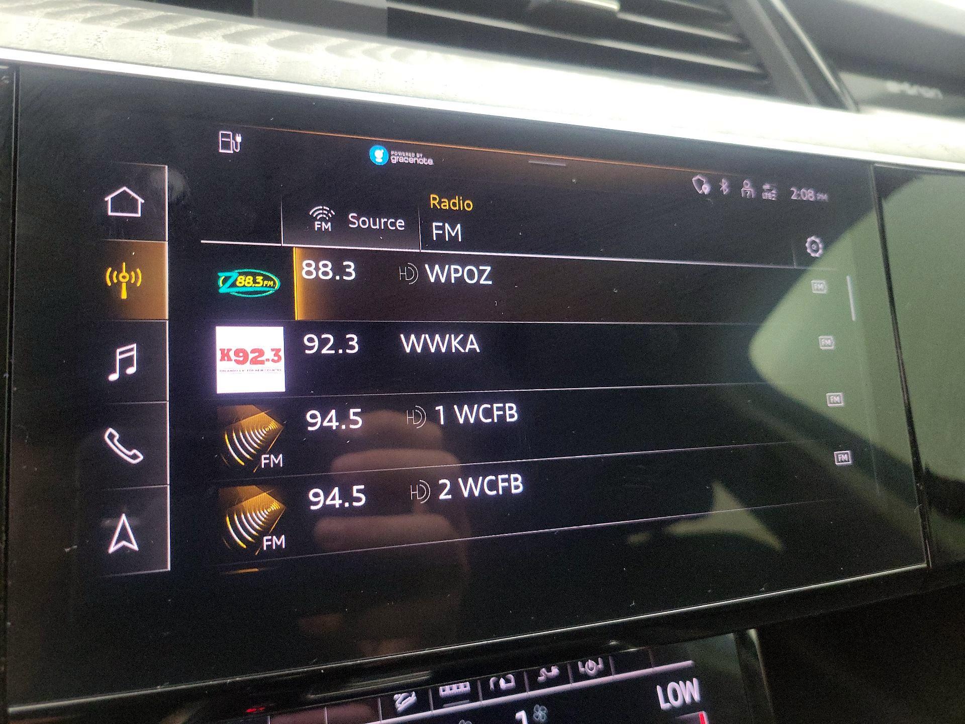 Thumbnail: 2021 Audi e-tron - 16