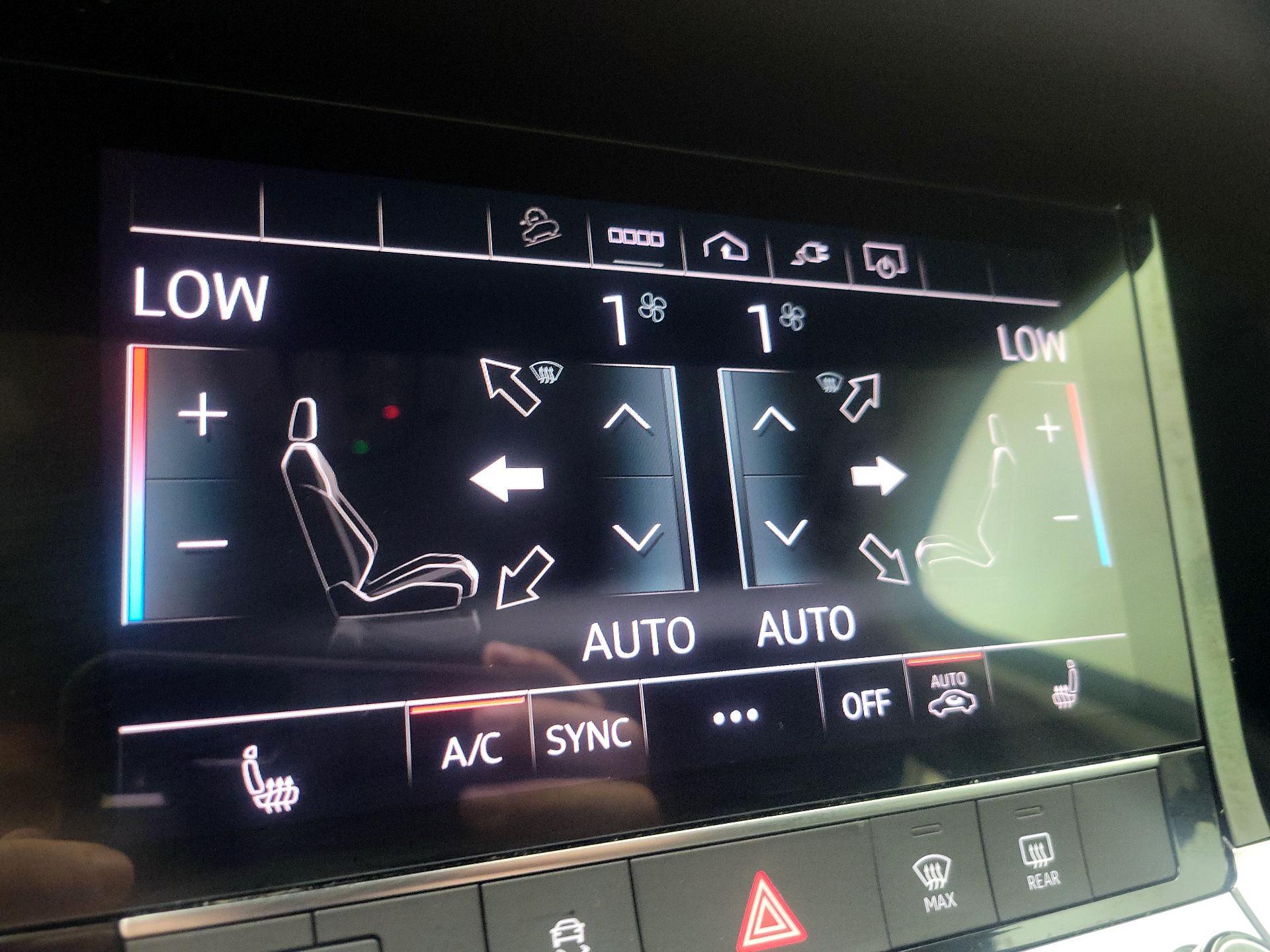 Thumbnail: 2021 Audi e-tron - 17