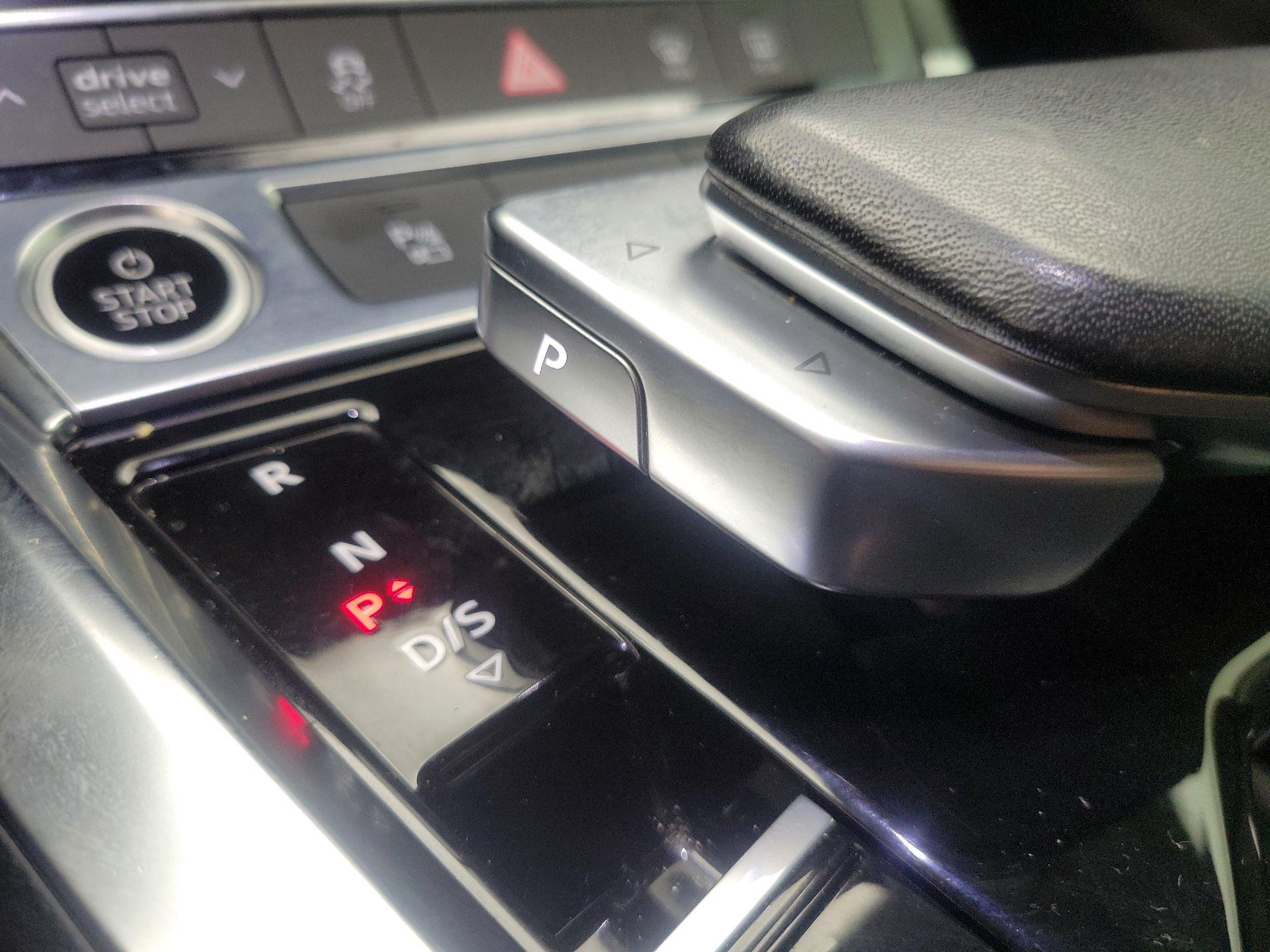 Thumbnail: 2021 Audi e-tron - 18