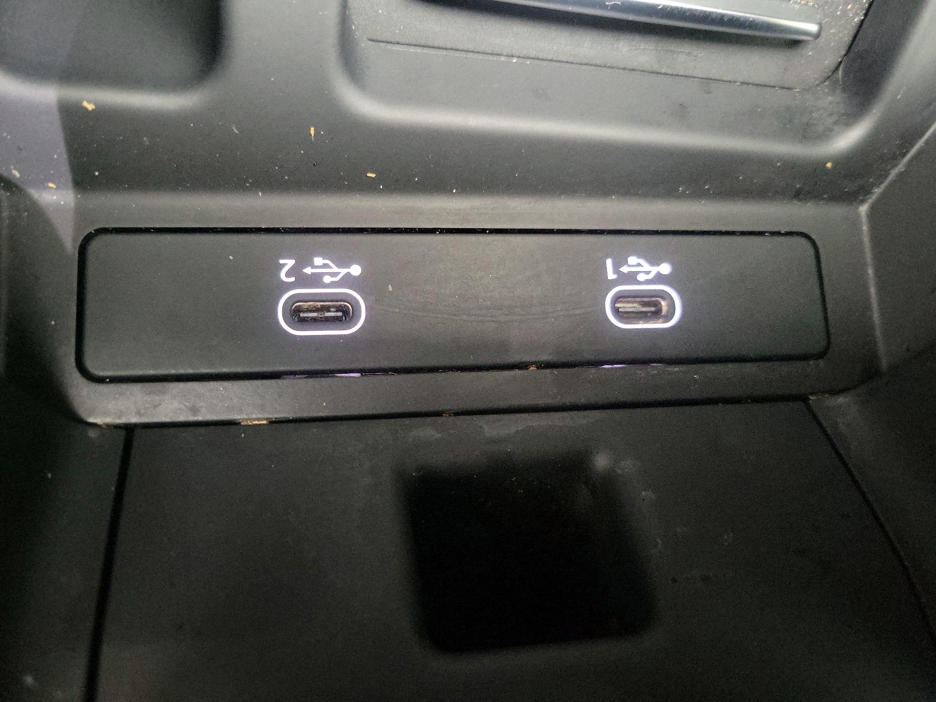 Thumbnail: 2021 Audi e-tron - 19