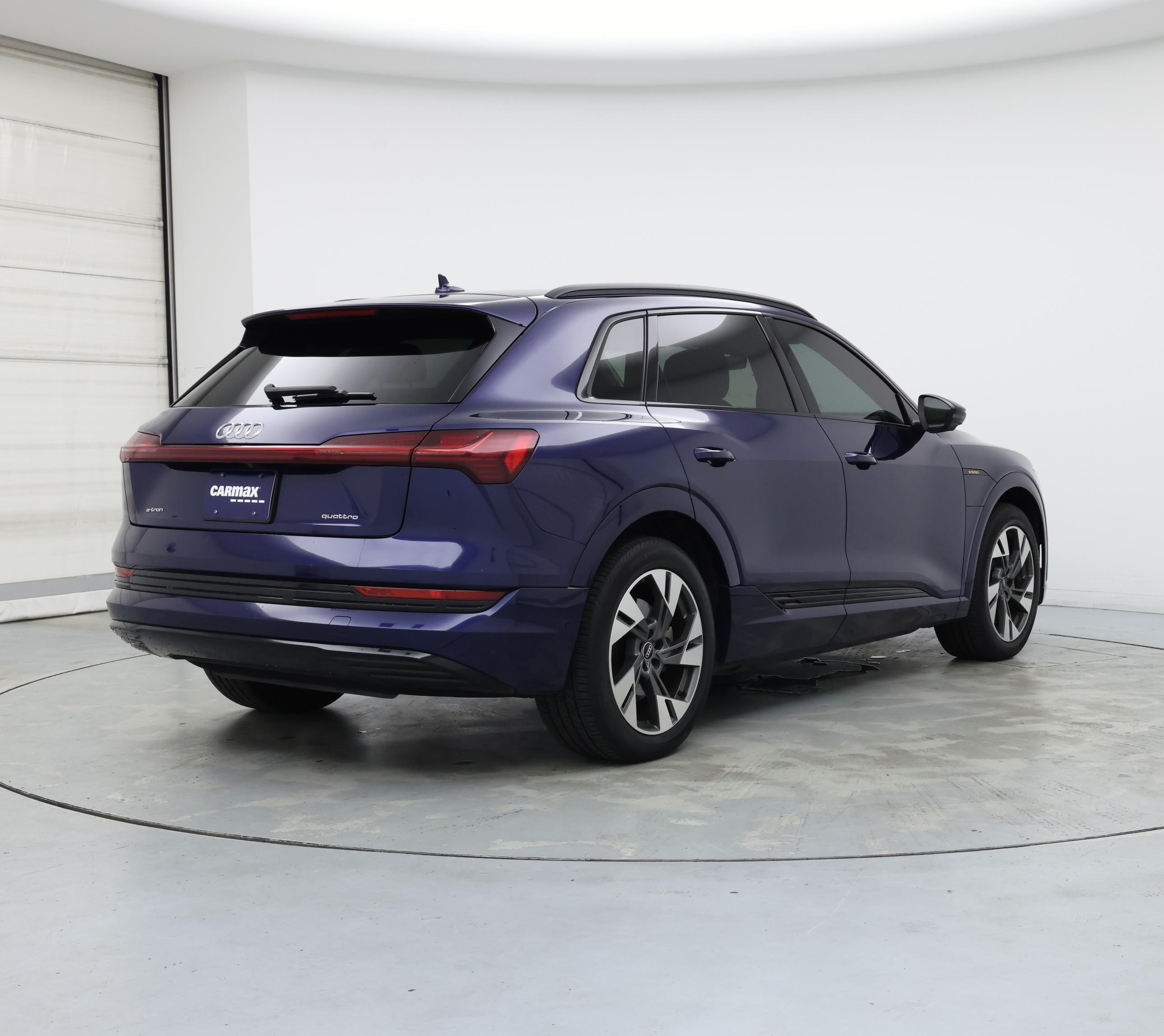 Thumbnail: 2021 Audi e-tron - 8