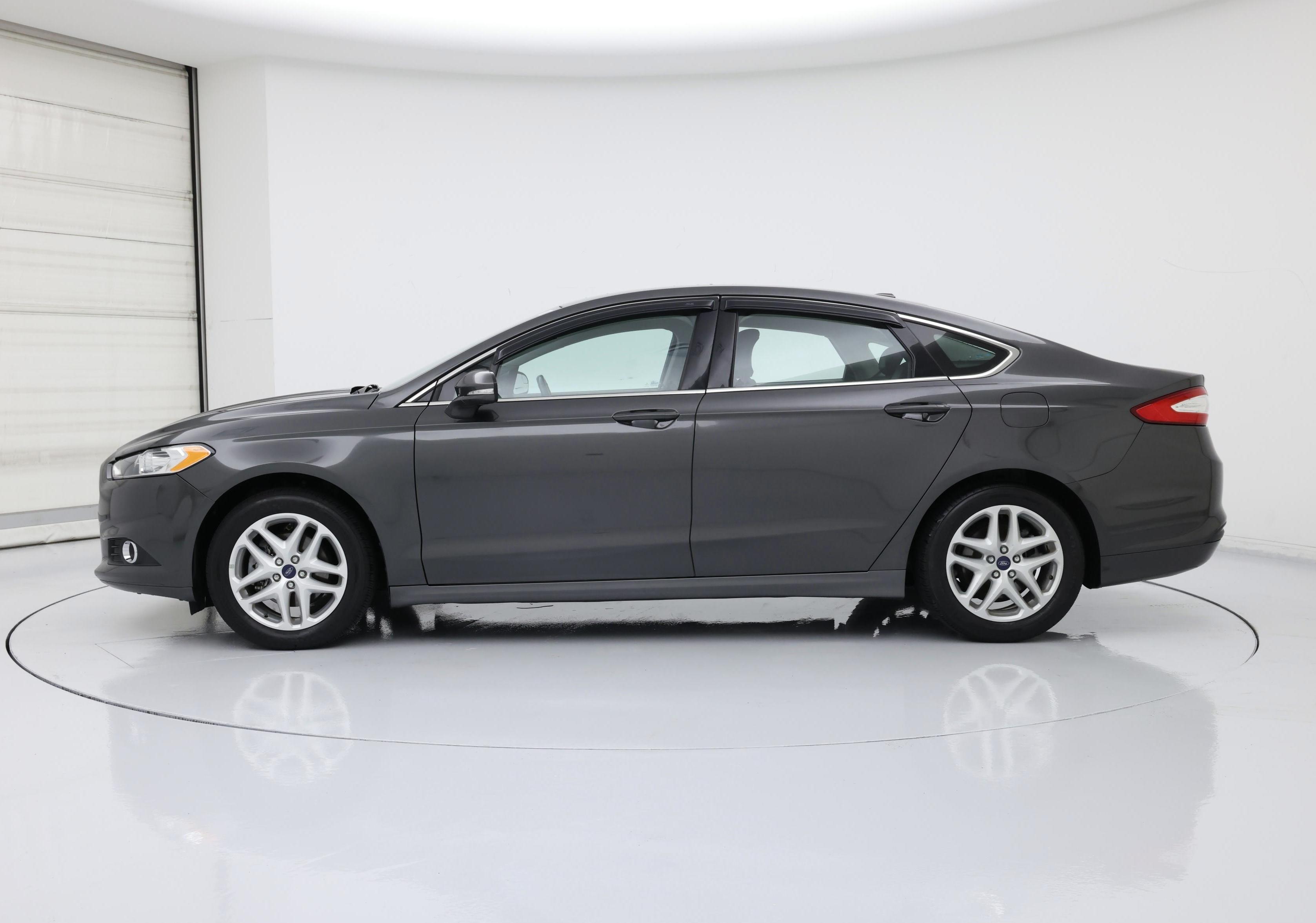 Thumbnail: 2016 Ford Fusion - 3