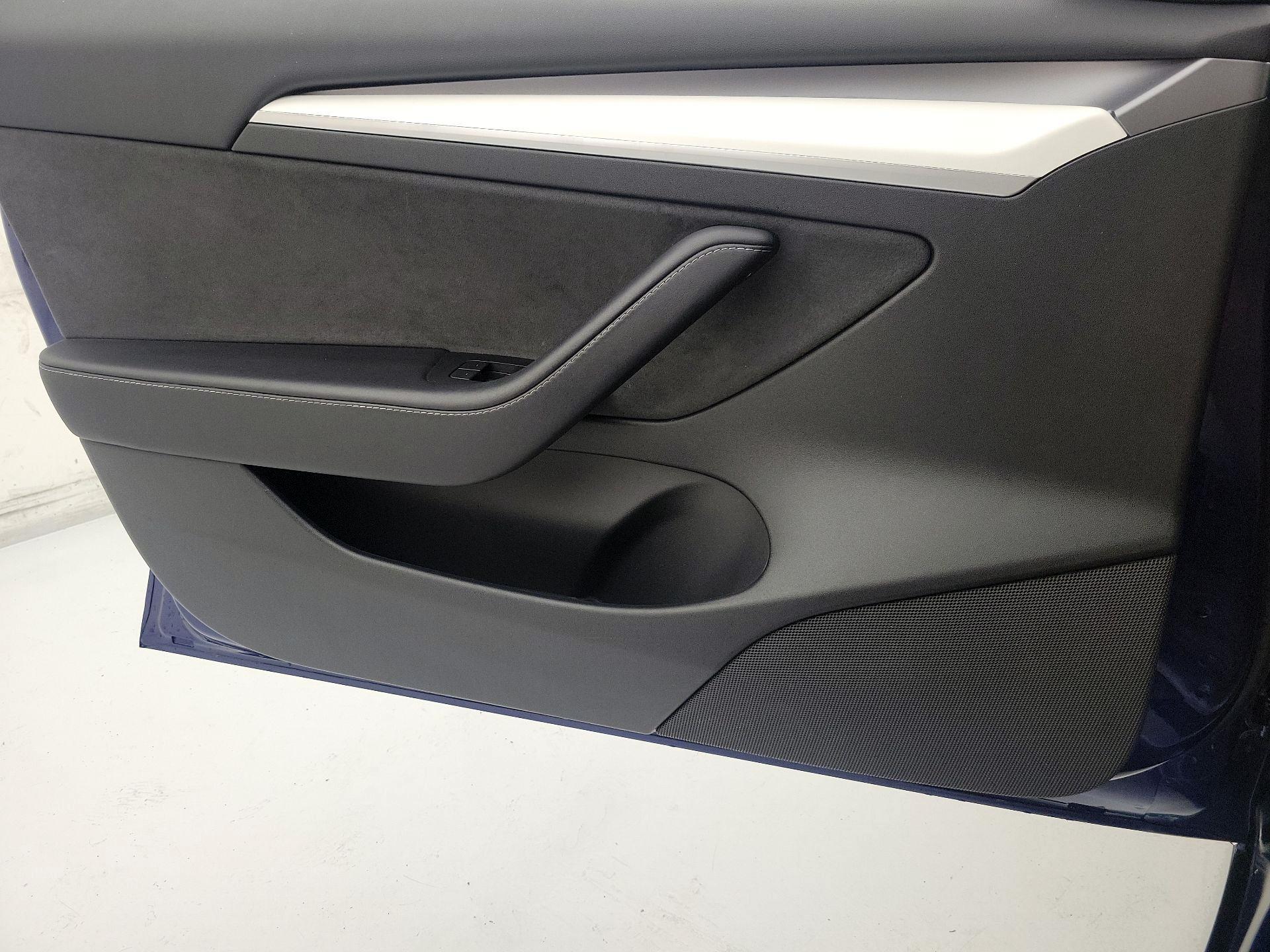 Thumbnail: 2023 Tesla Model 3 - 12