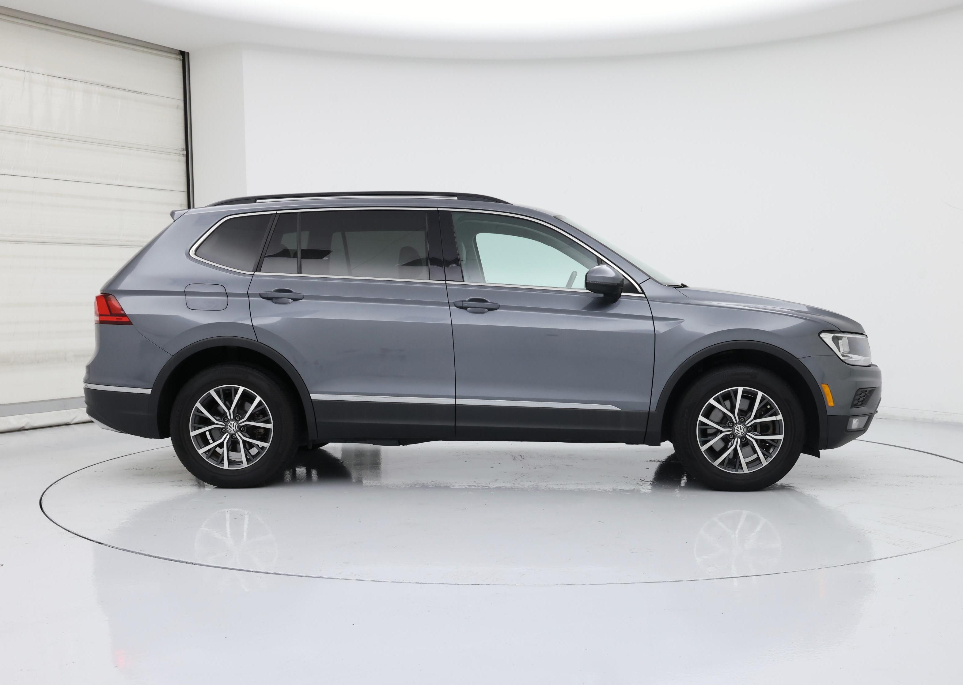 Thumbnail: 2018 Volkswagen Tiguan - 7
