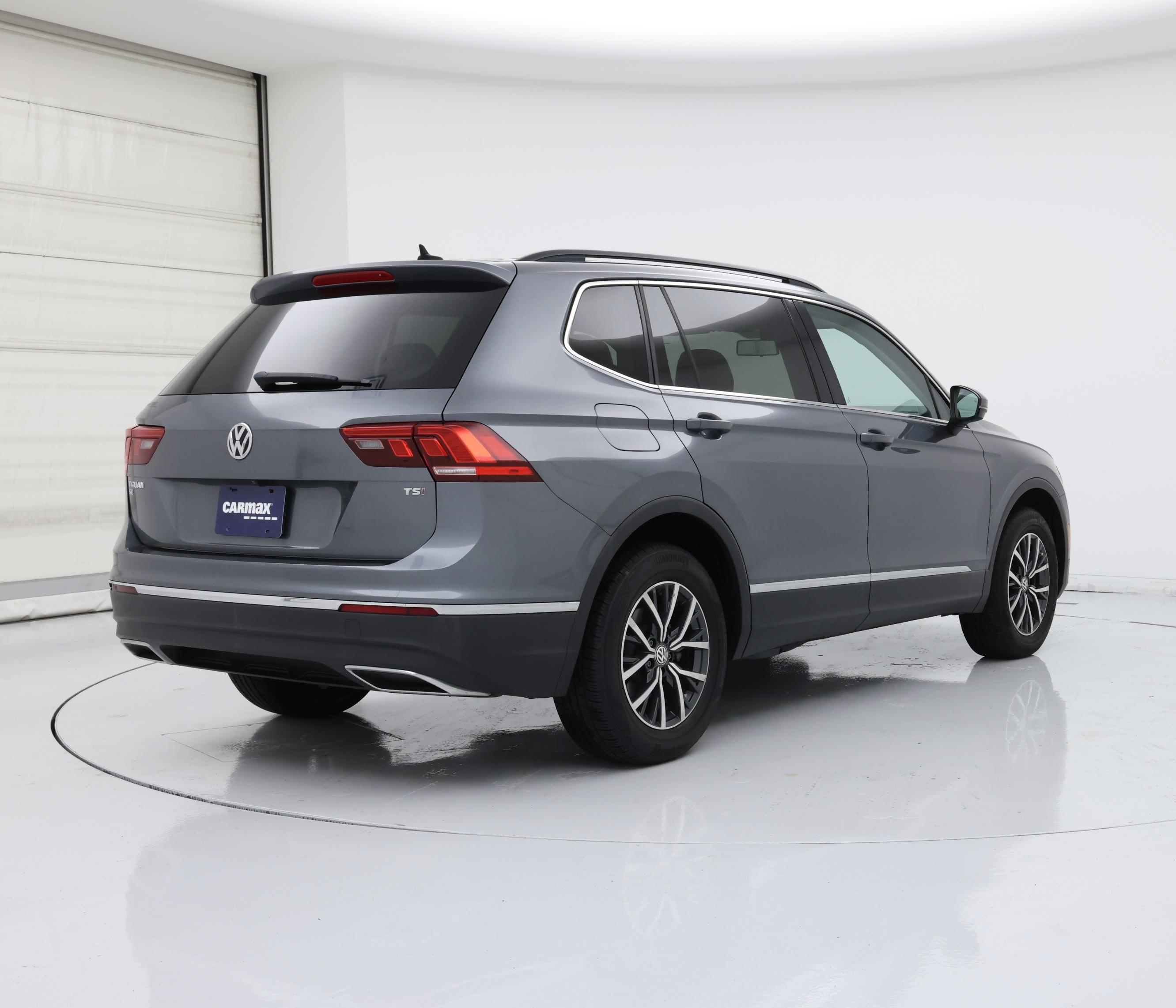 Thumbnail: 2018 Volkswagen Tiguan - 8