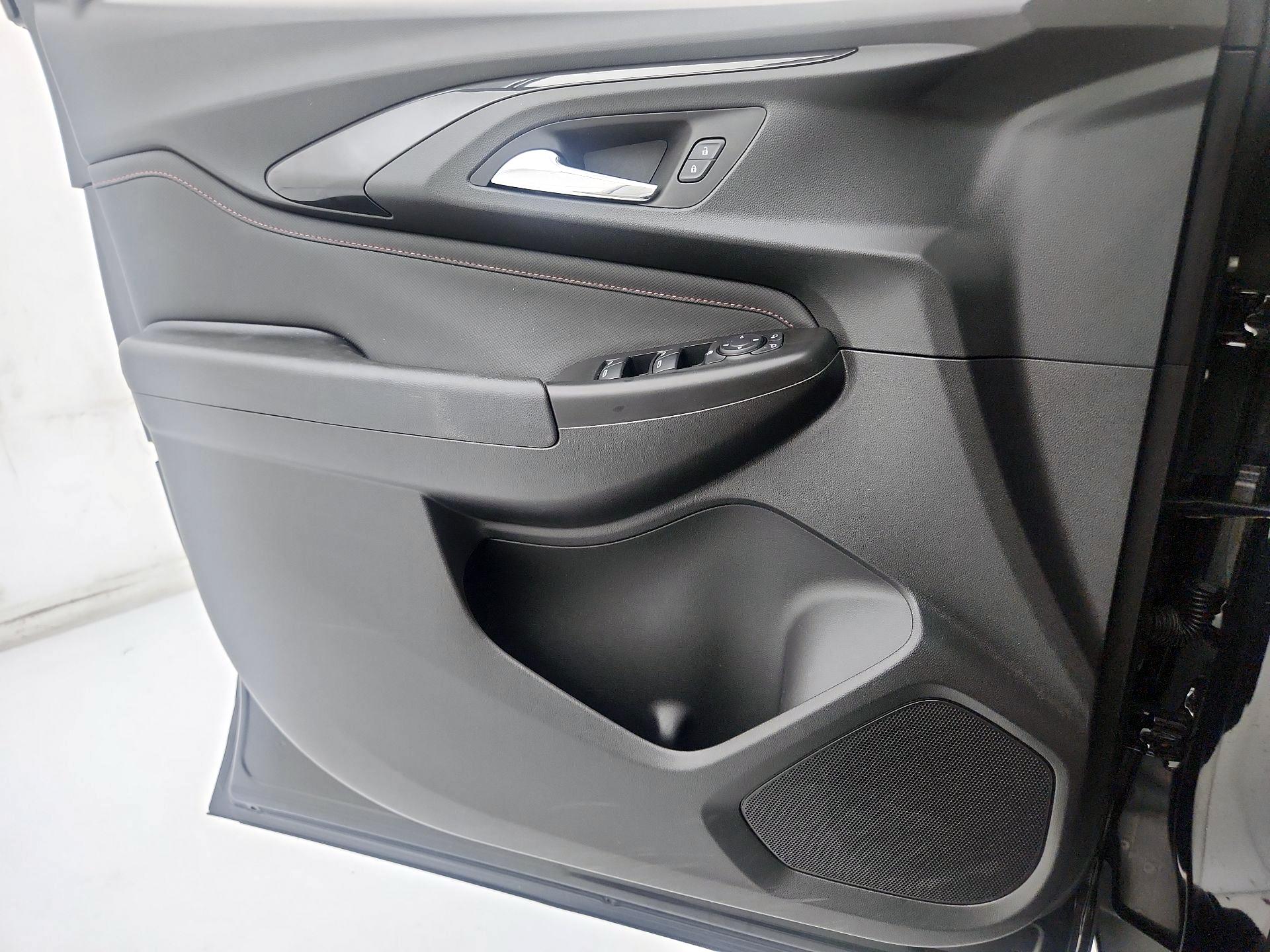 Thumbnail: 2022 Chevrolet TrailBlazer - 12