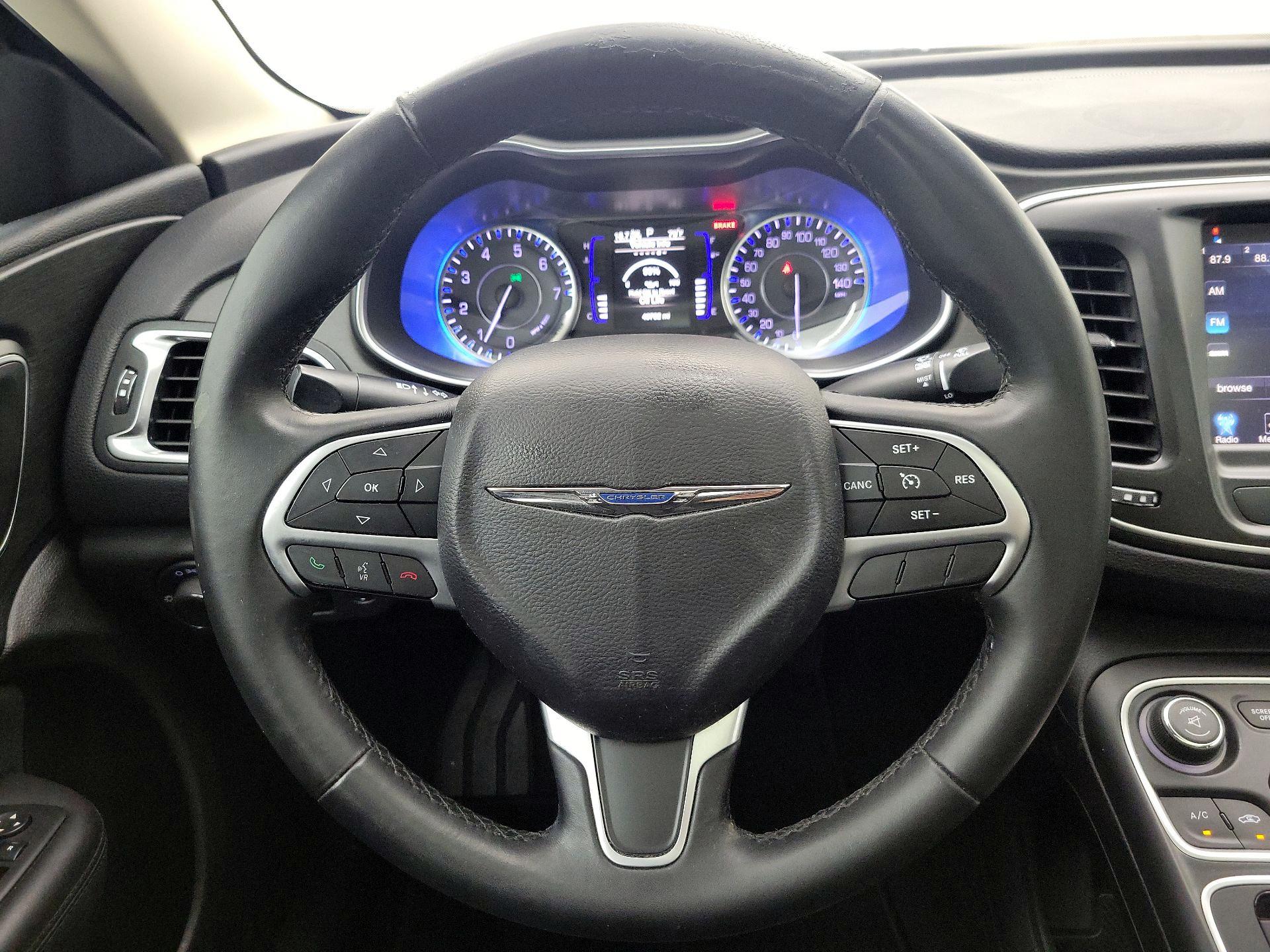 Thumbnail: 2016 Chrysler 200 - 10