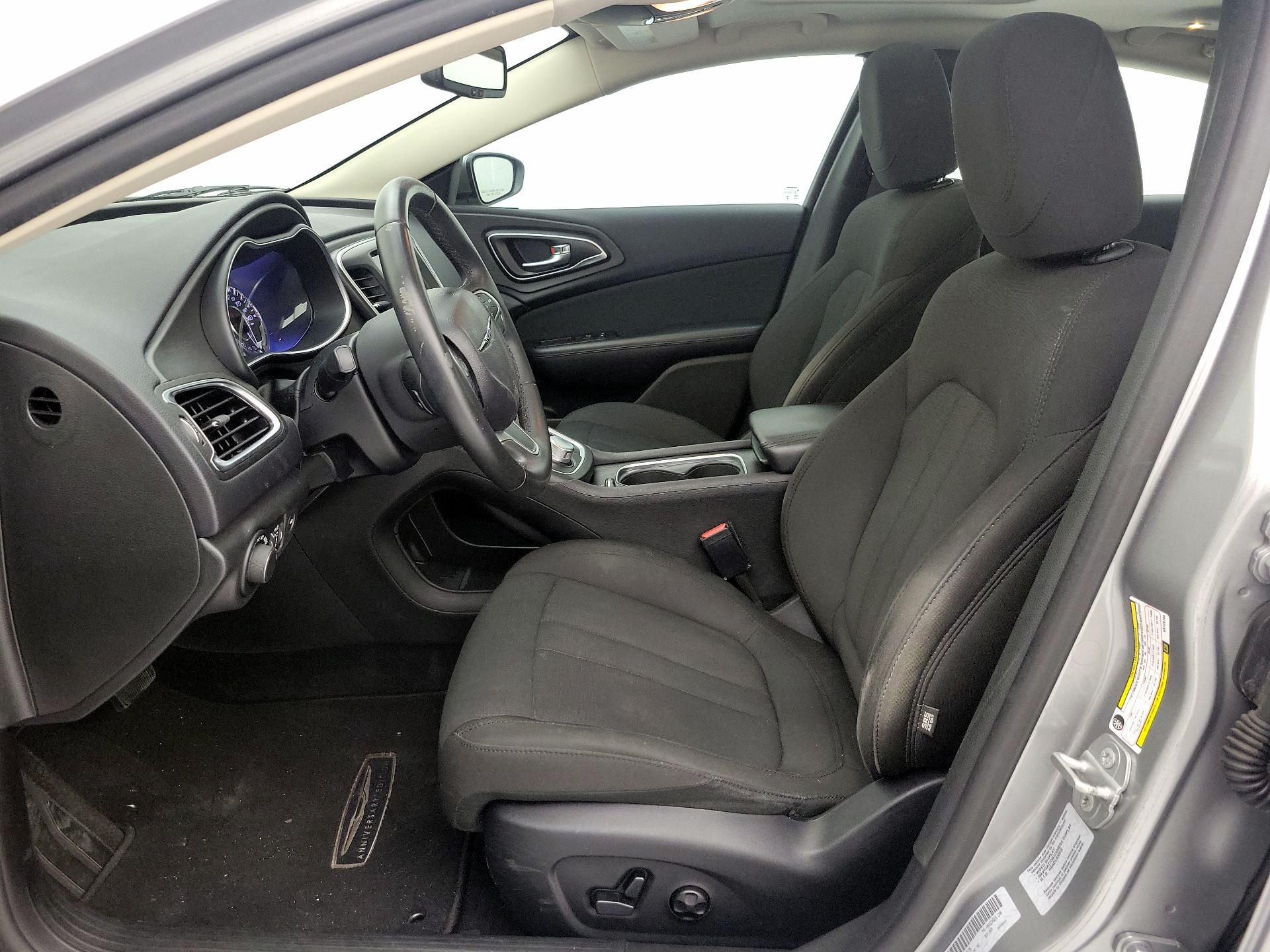 Thumbnail: 2016 Chrysler 200 - 11